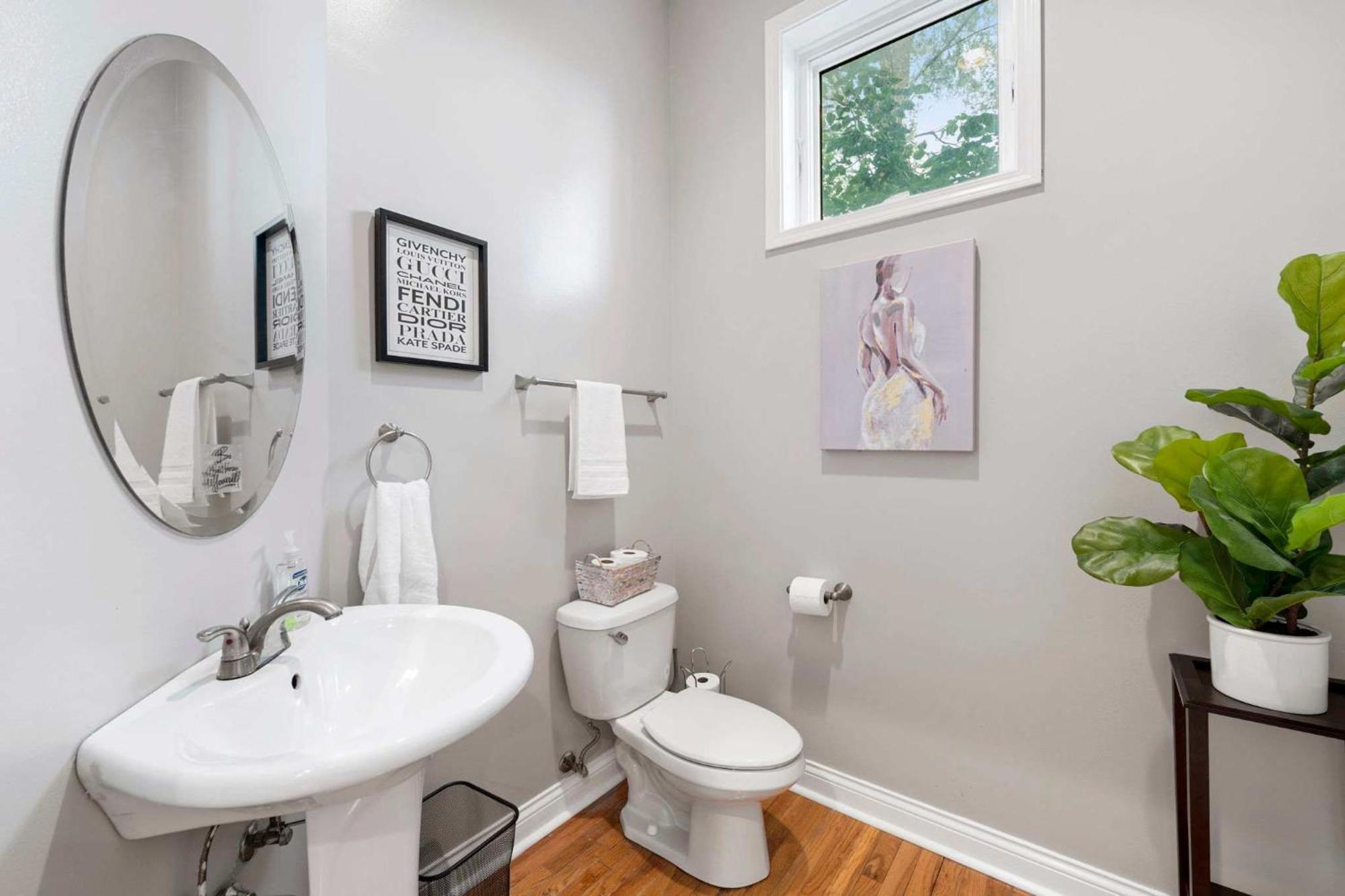 Holiday home Spacious Luxury Retreat 8 Bed Oasis With 6 Baths Chicago