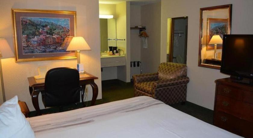 Shore Hotel Chicago