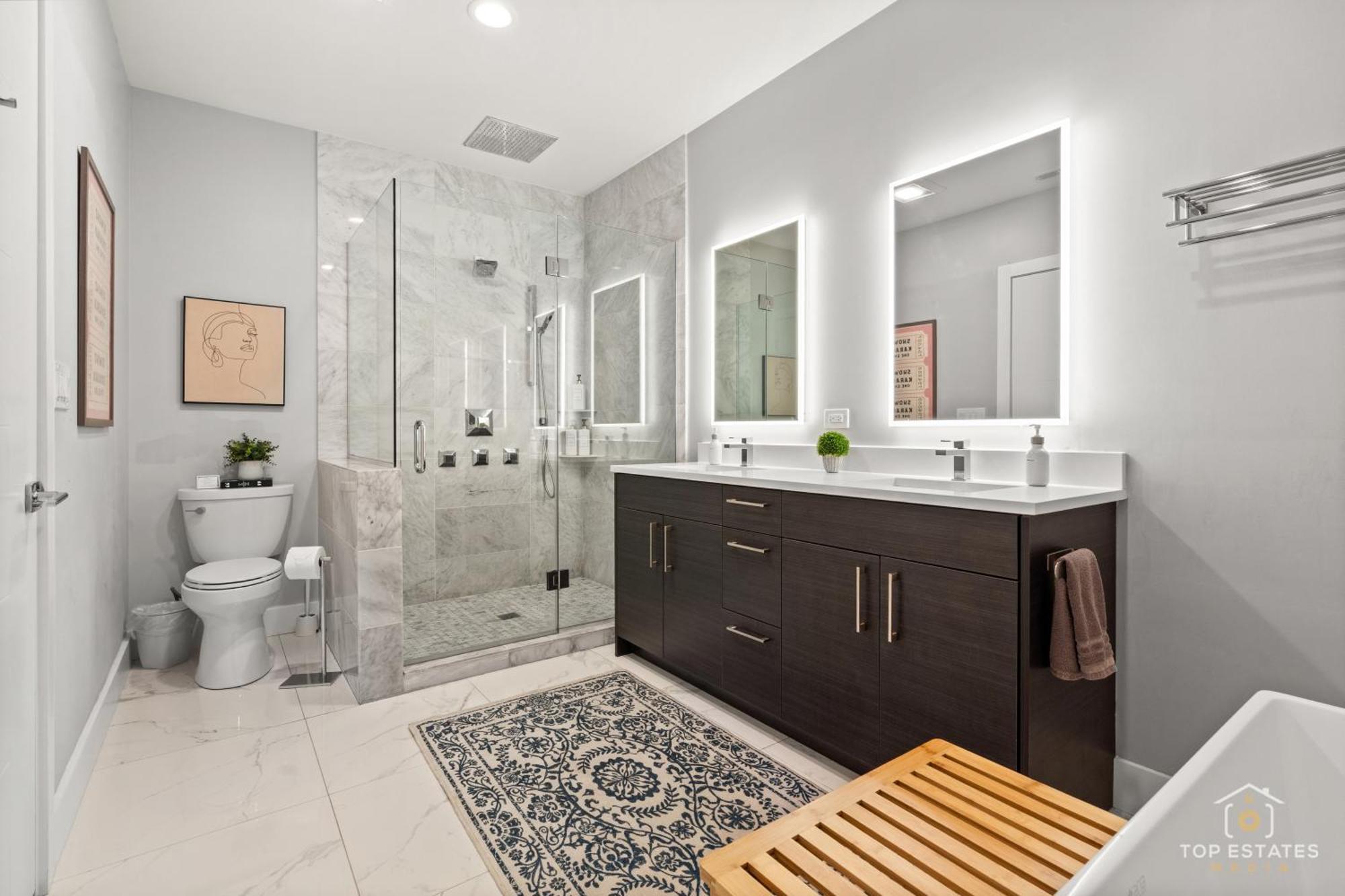 Dreams - Designer Style - - Sleeps 7 Apartment *