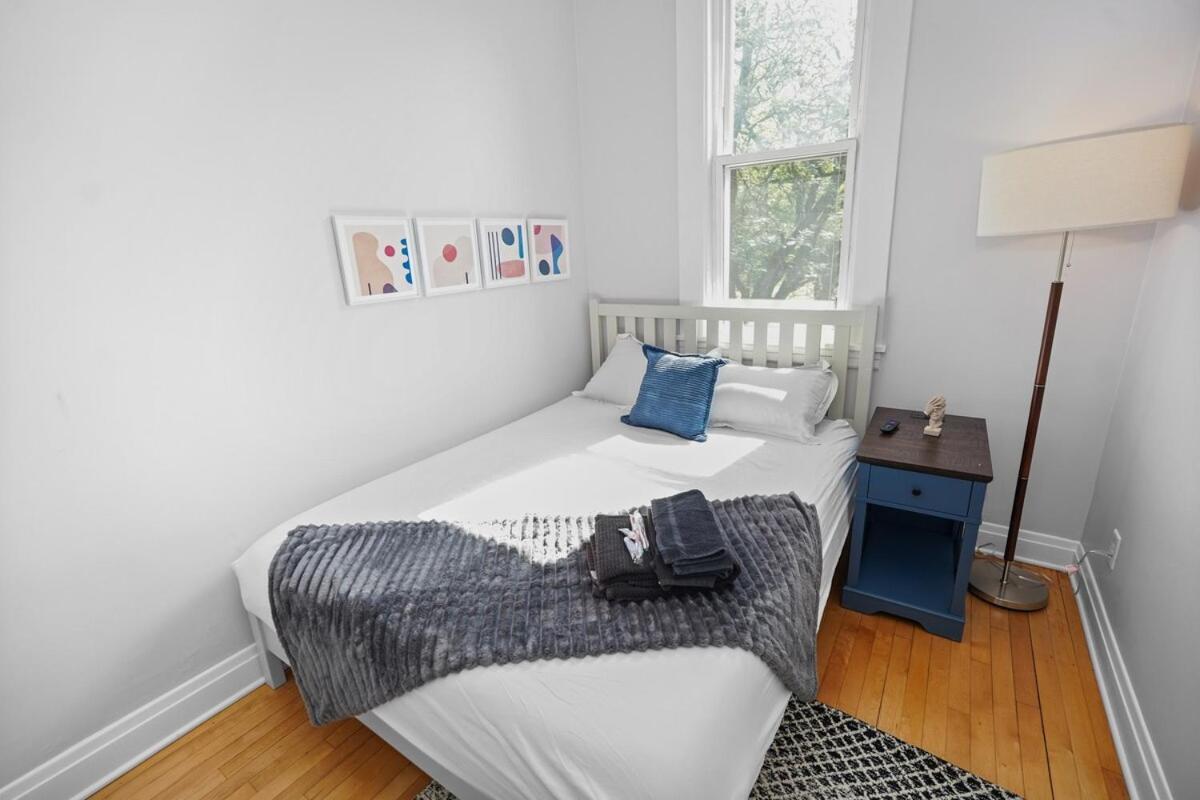 Modern 4br Unit With Free Parking Near Of Illinois And Medical District Apartment