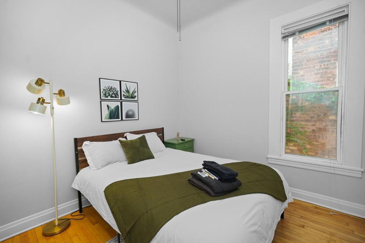 Apartment Modern 4br Unit With Free Parking Near Of Illinois And Medical District