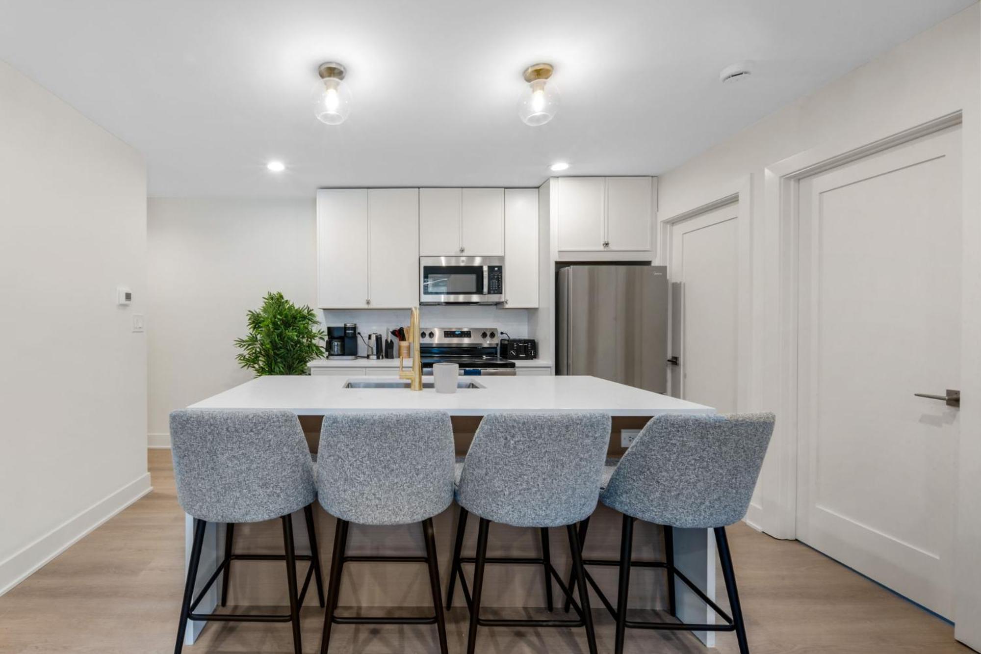 Apartment 1 Bedroom With Rooftop And Wrigley Views Chicago