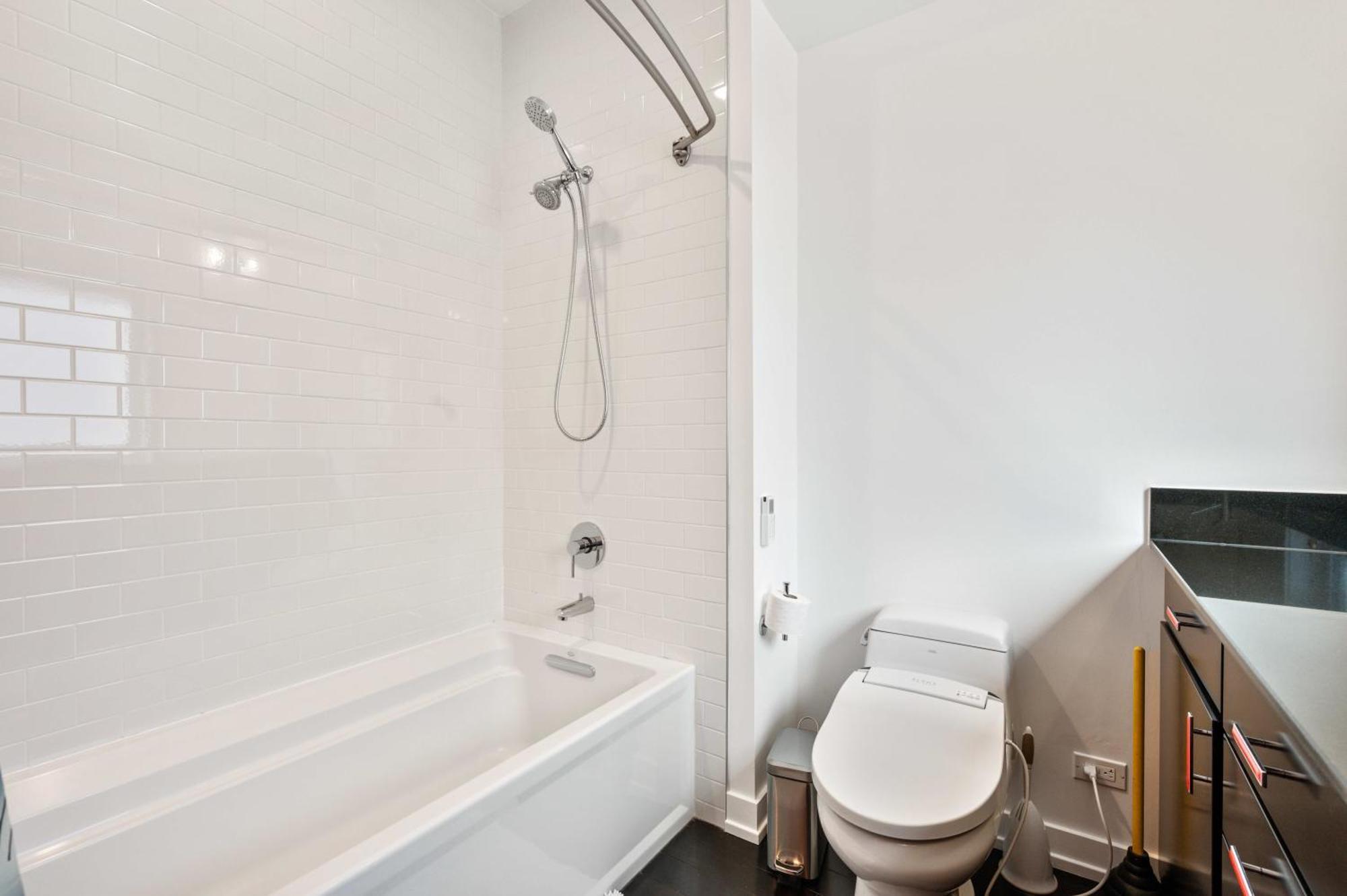 Single Family With 3 Bedrooms Attic With 2 Beds Holiday home Chicago