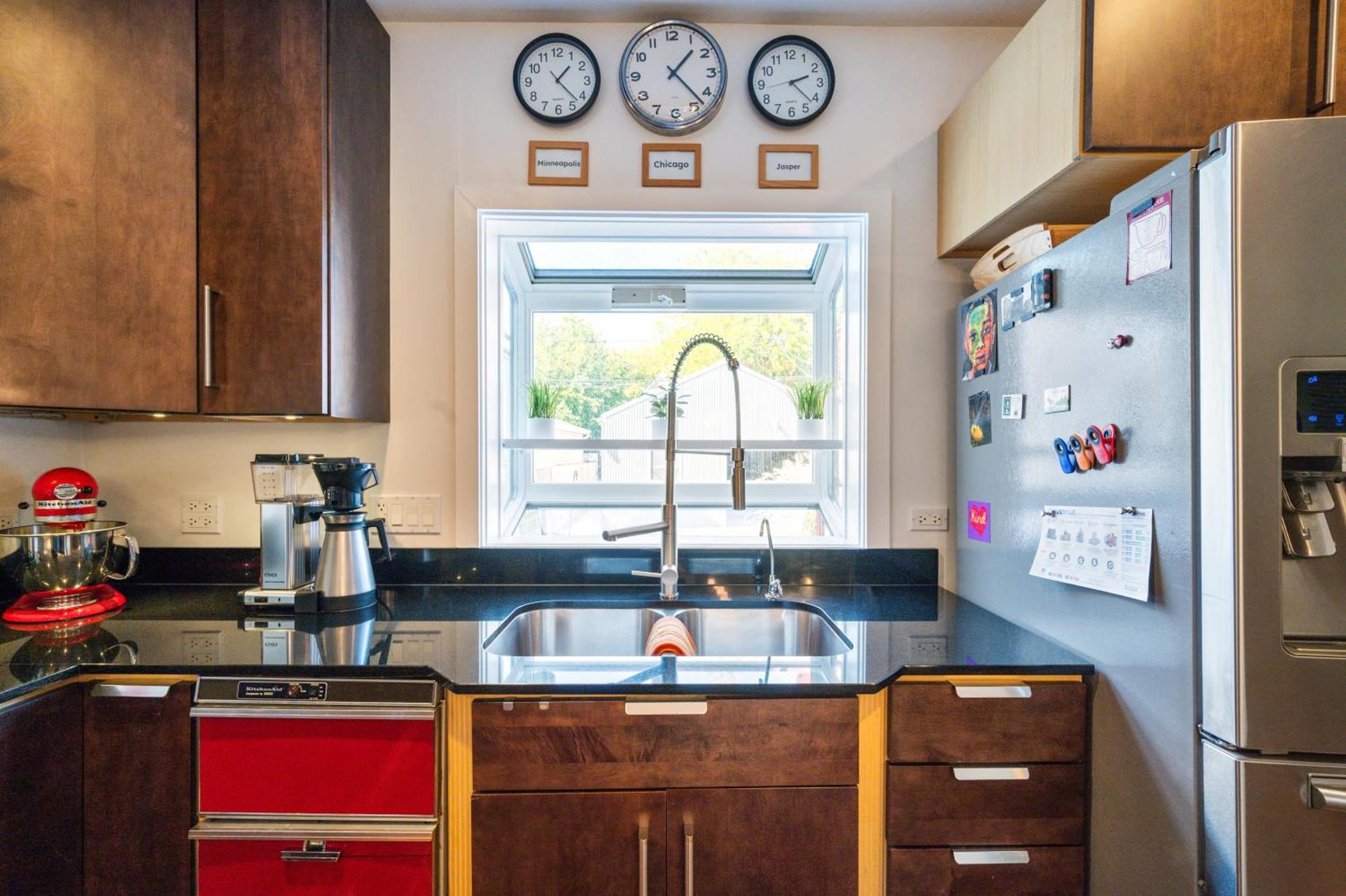 Single Family With 3 Bedrooms Attic With 2 Beds *