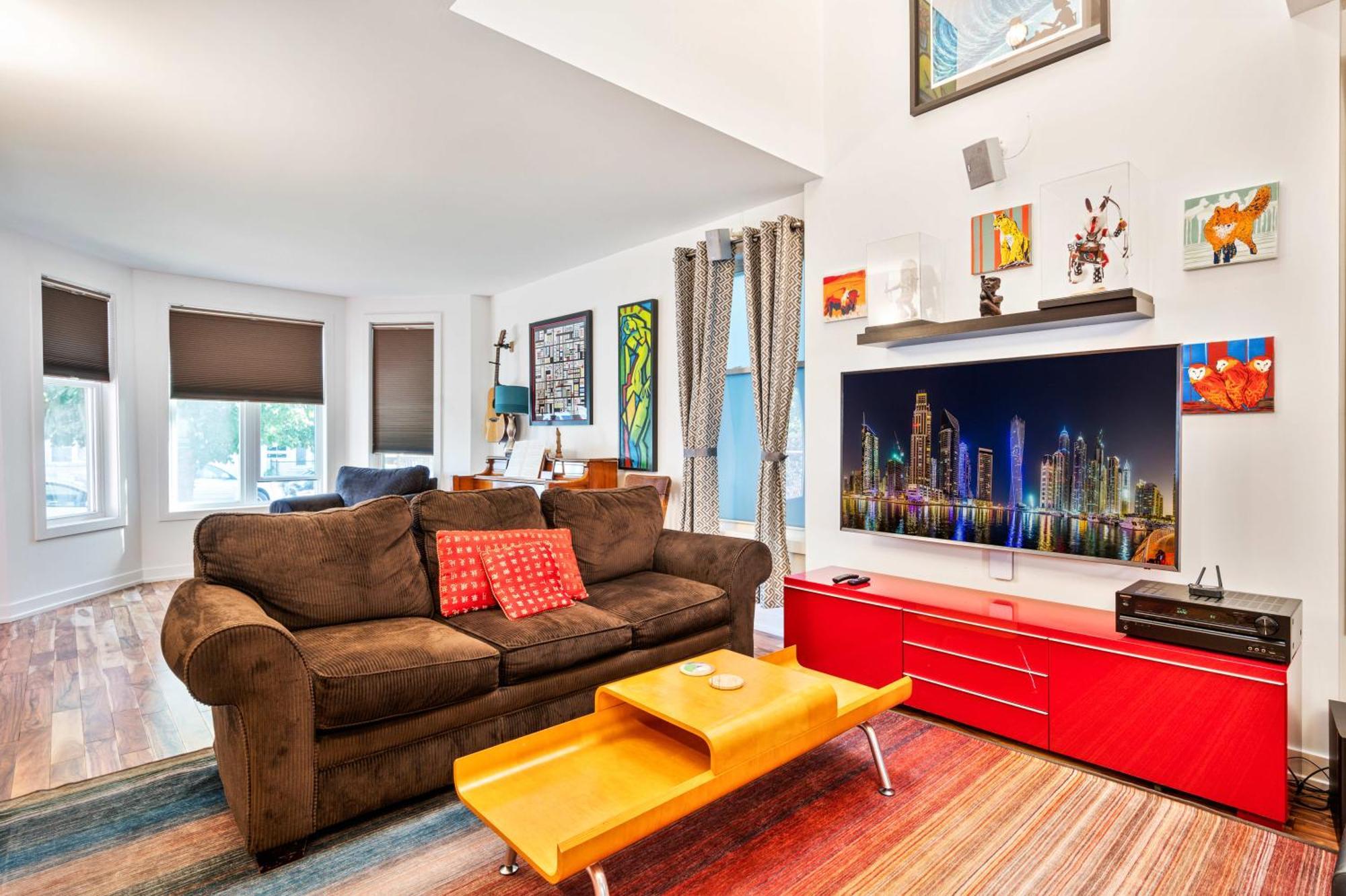 Single Family With 3 Bedrooms Attic With 2 Beds