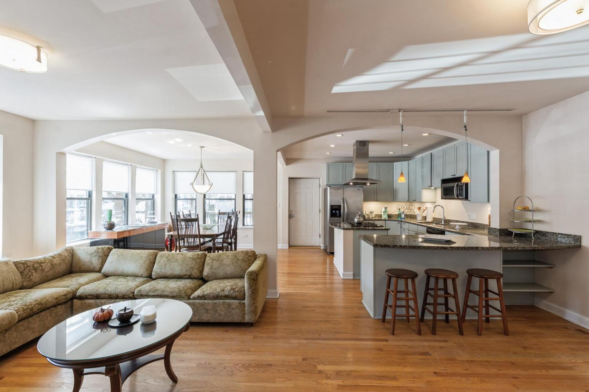 Wrigleyville Away From Home! 5 Mins From Downtown! Steps From Lake!! Cozy! Apartamento Chicago