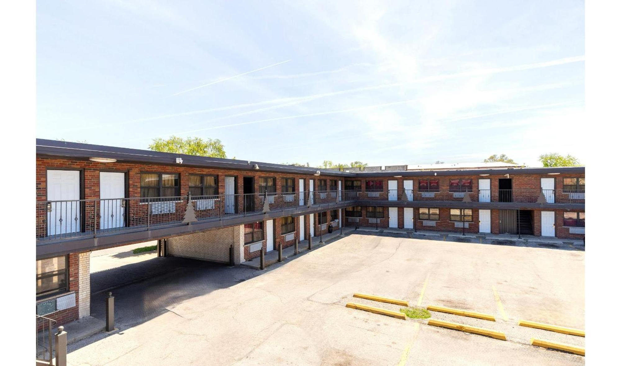 Hotel Admiral By Oyo I-94