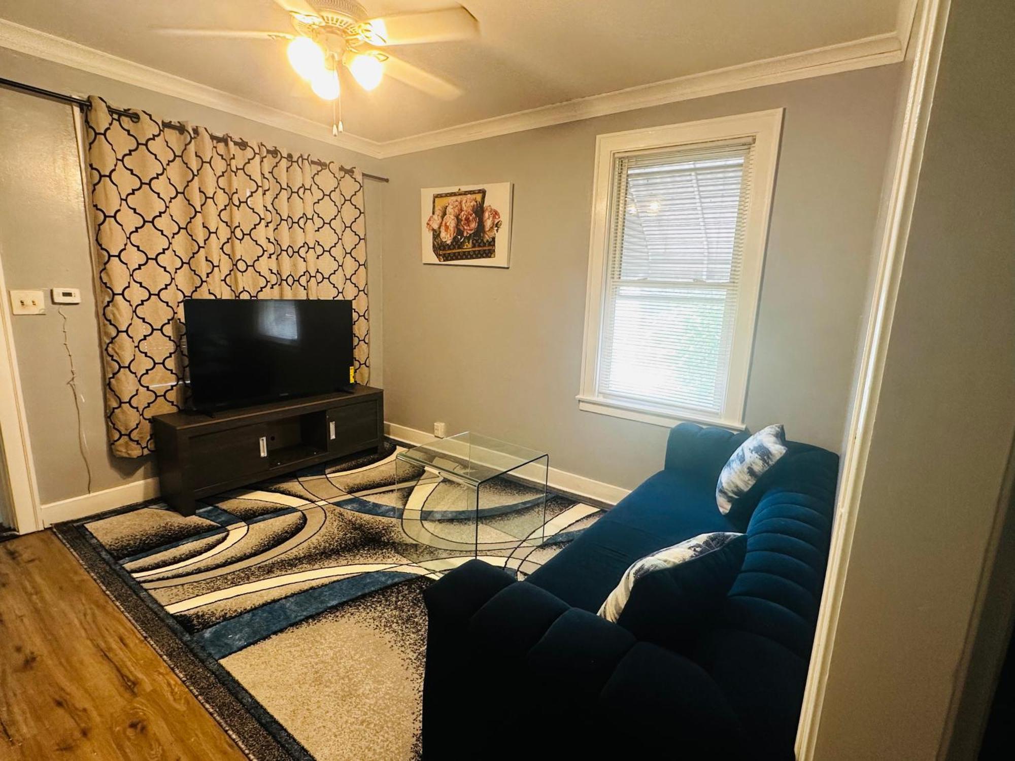 Cozy In Hyde Park Greater Grand Crossing * Chicago