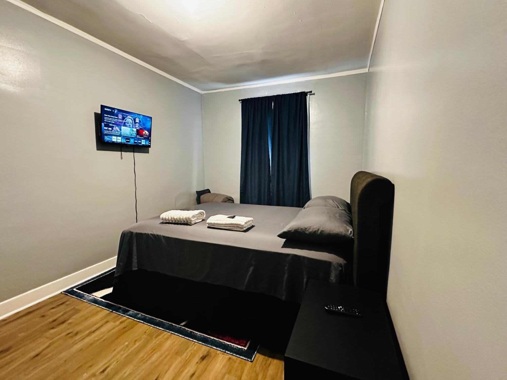 Cozy In Hyde Park Greater Grand Crossing Apartment