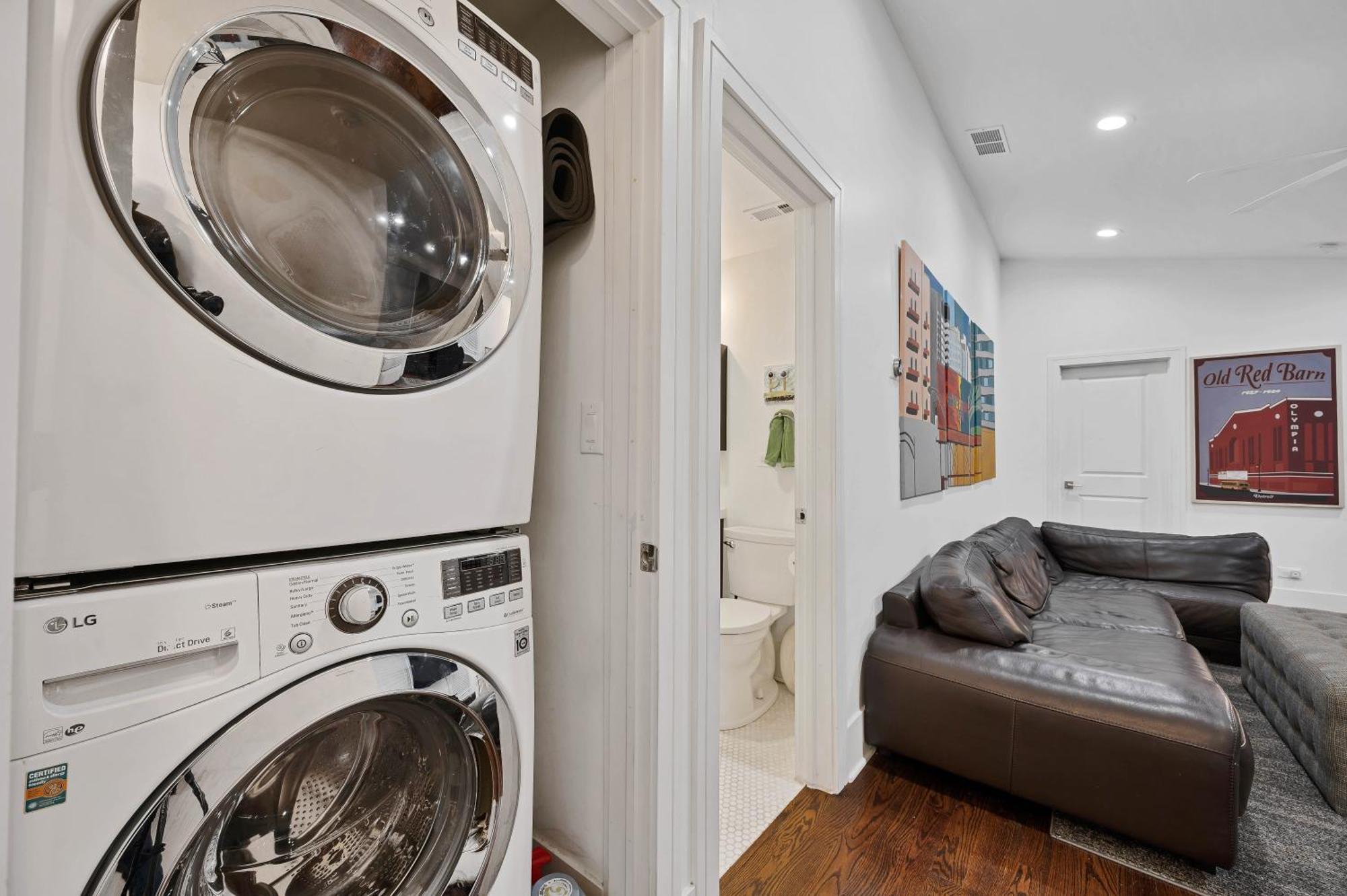 Wicker Park 6bd 4ba, Steps From Cta, Parking Incl Holiday home Chicago