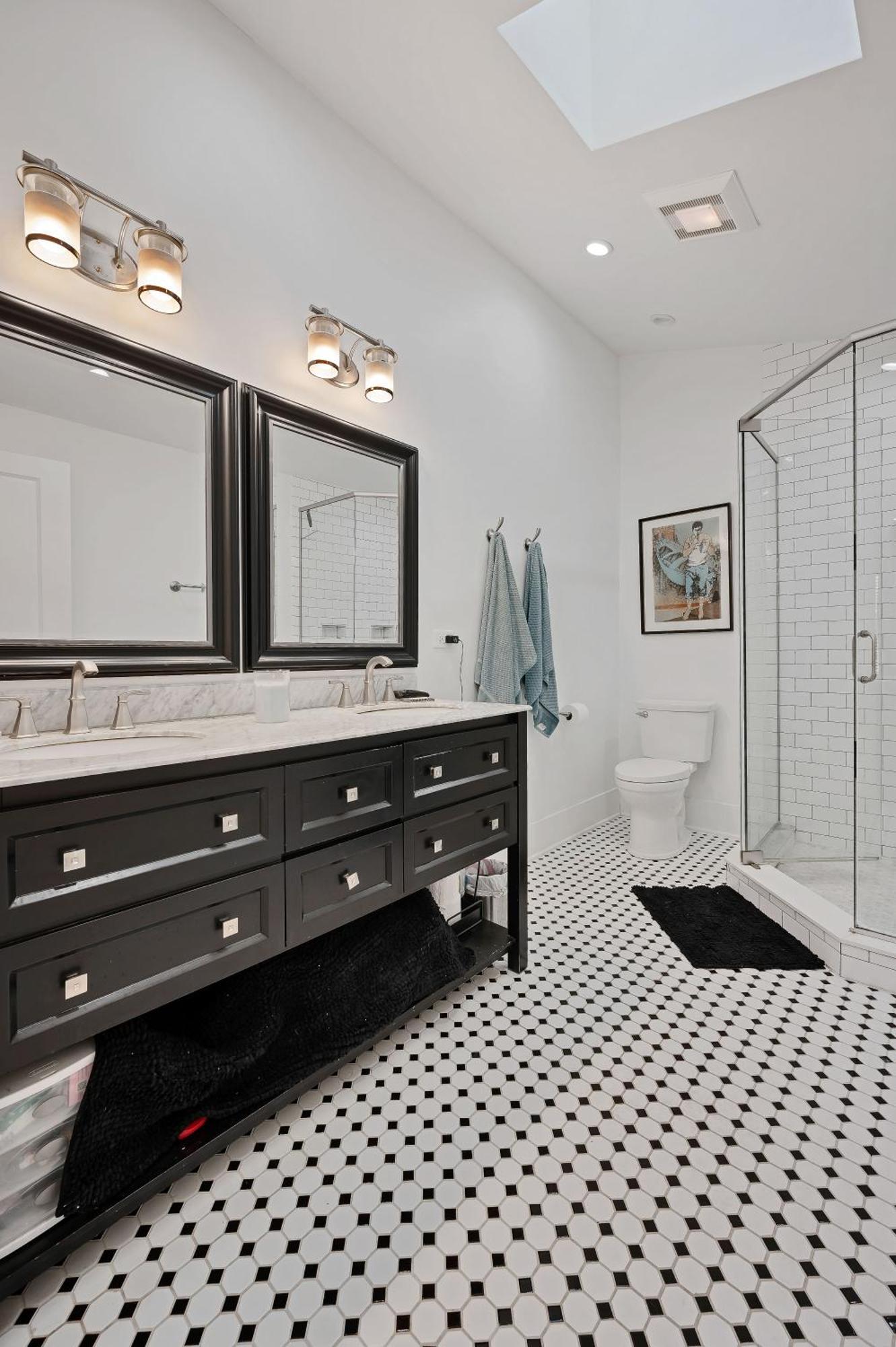 Holiday home Wicker Park 6bd 4ba, Steps From Cta, Parking Incl