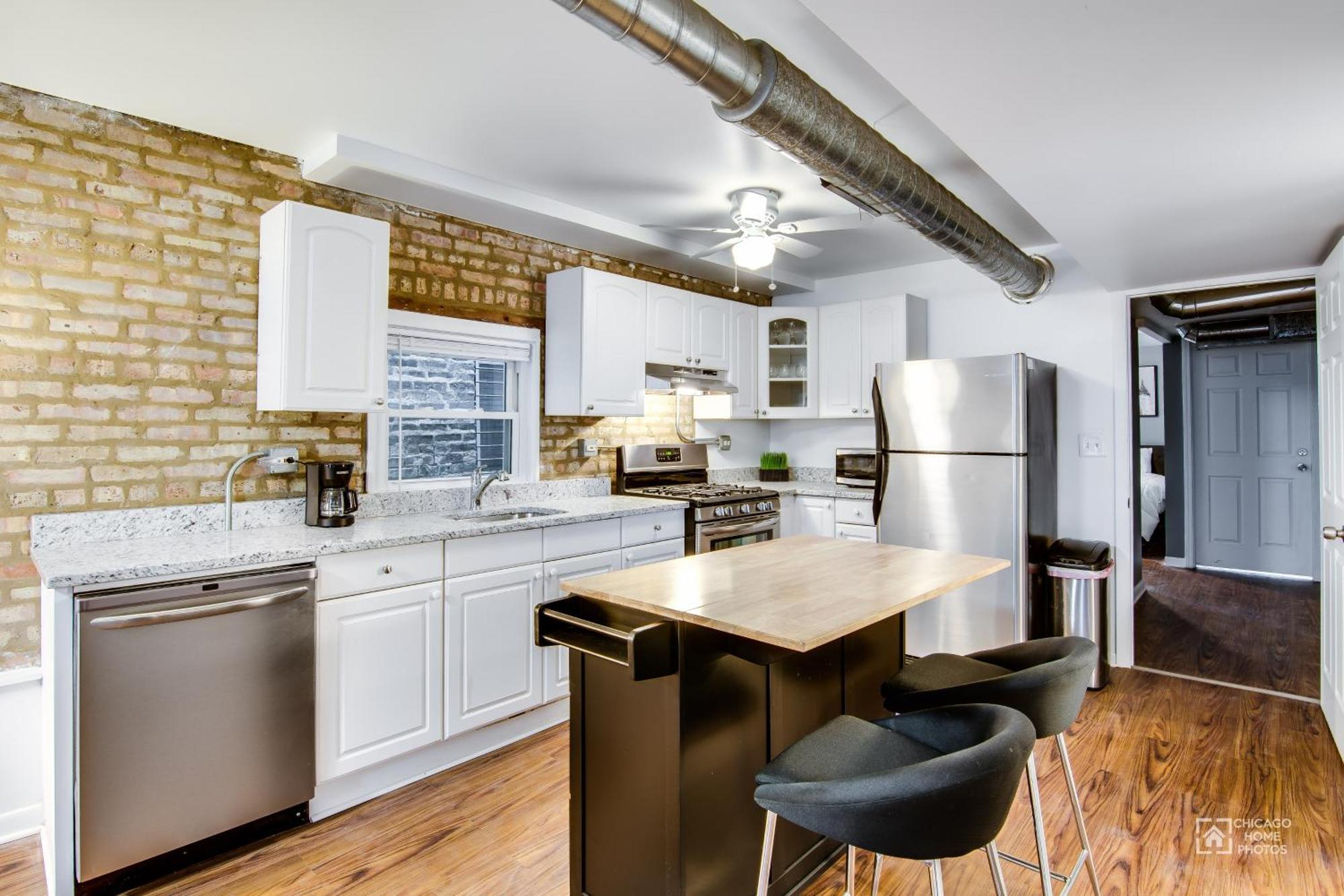 Wicker Park 6bd 4ba, Steps From Cta, Parking Incl Holiday home *