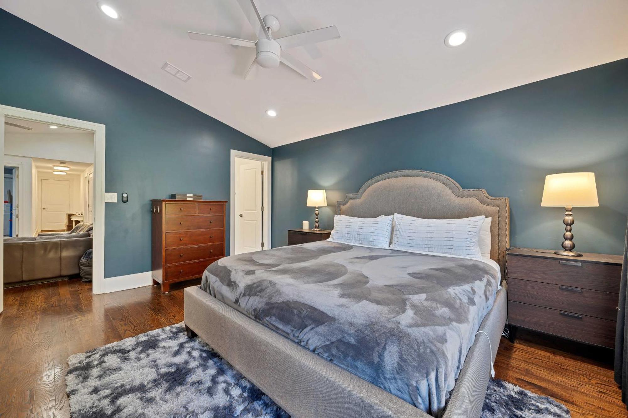 Wicker Park 6bd 4ba, Steps From Cta, Parking Incl * Chicago