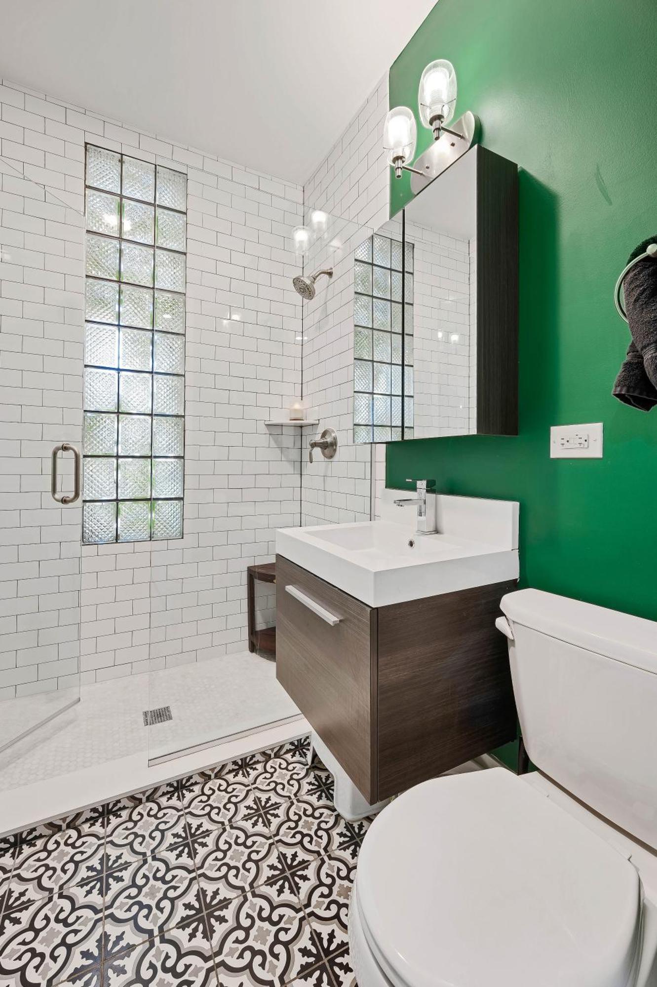 Wicker Park 6bd 4ba, Steps From Cta, Parking Incl Holiday home