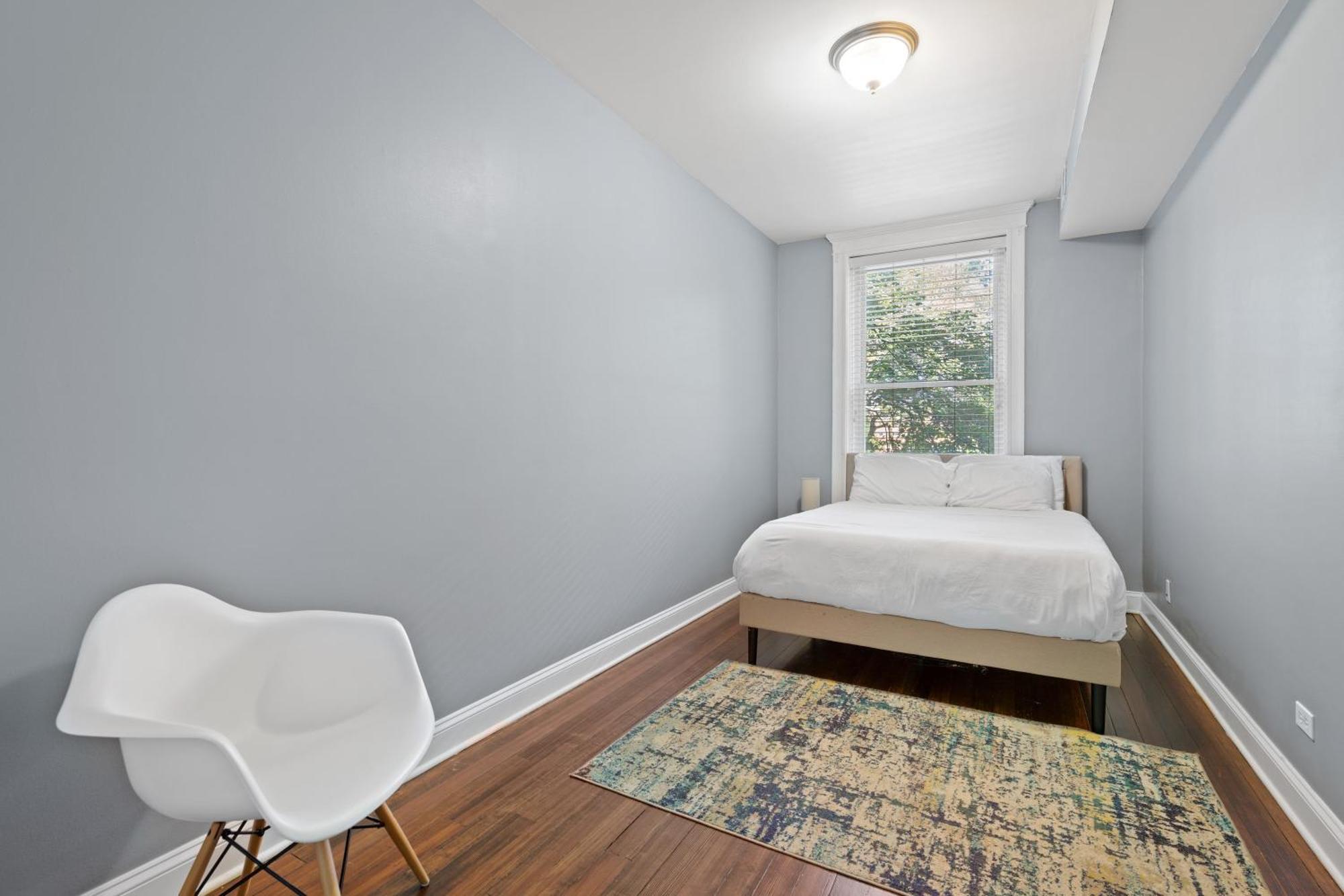 Lincoln Park Mega Space 1 Parking Space Sleeps 18 Chicago