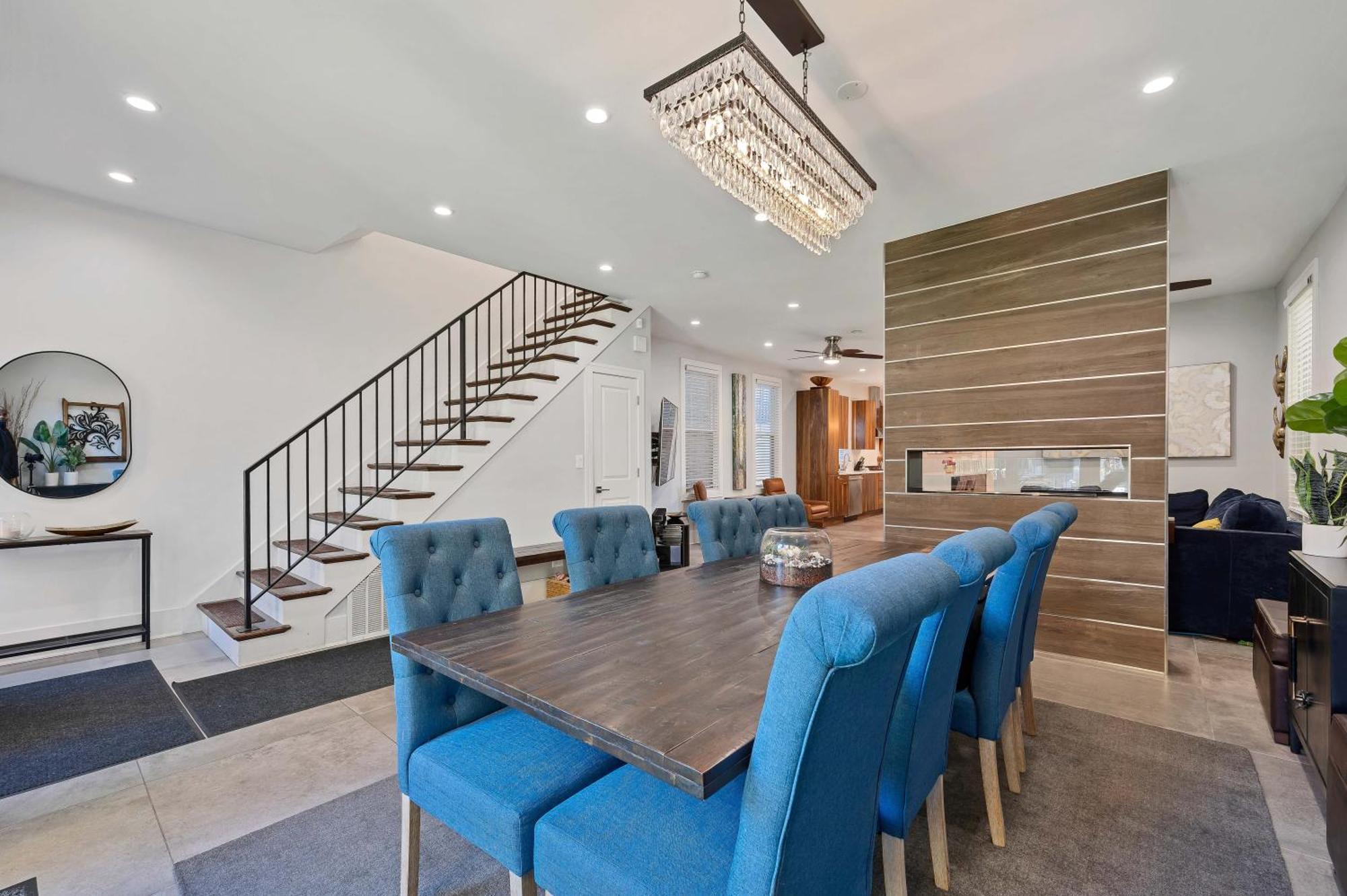 Holiday home Wicker Park 6bd 4ba, Steps From Cta, Parking Incl