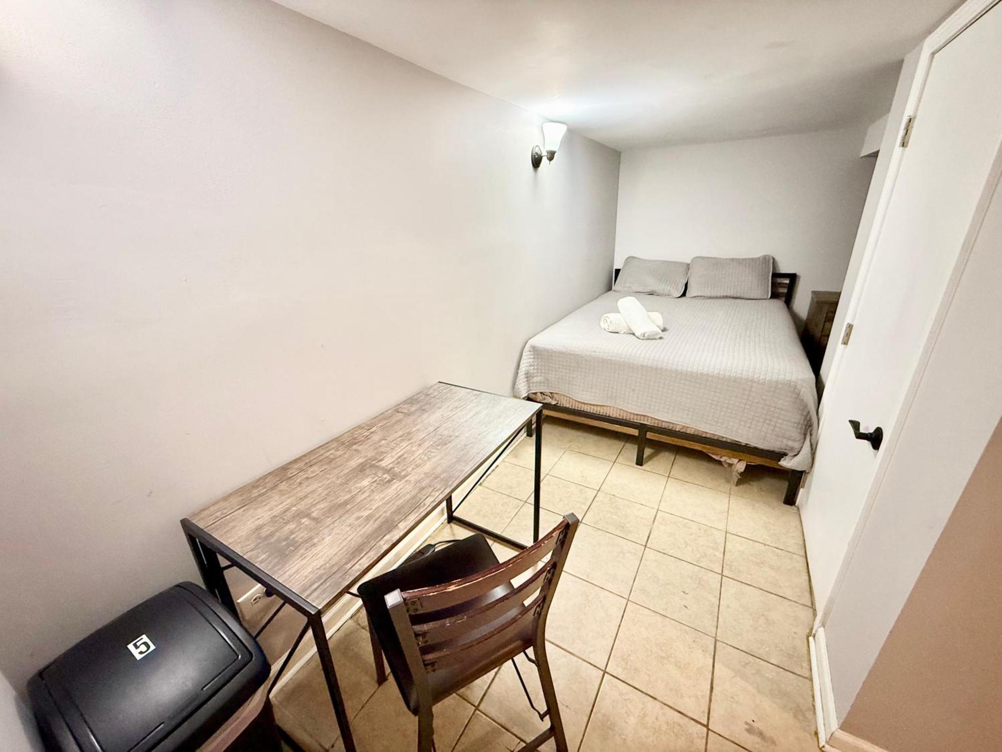 Close To Downtown - Free Parking Homestay Chicago