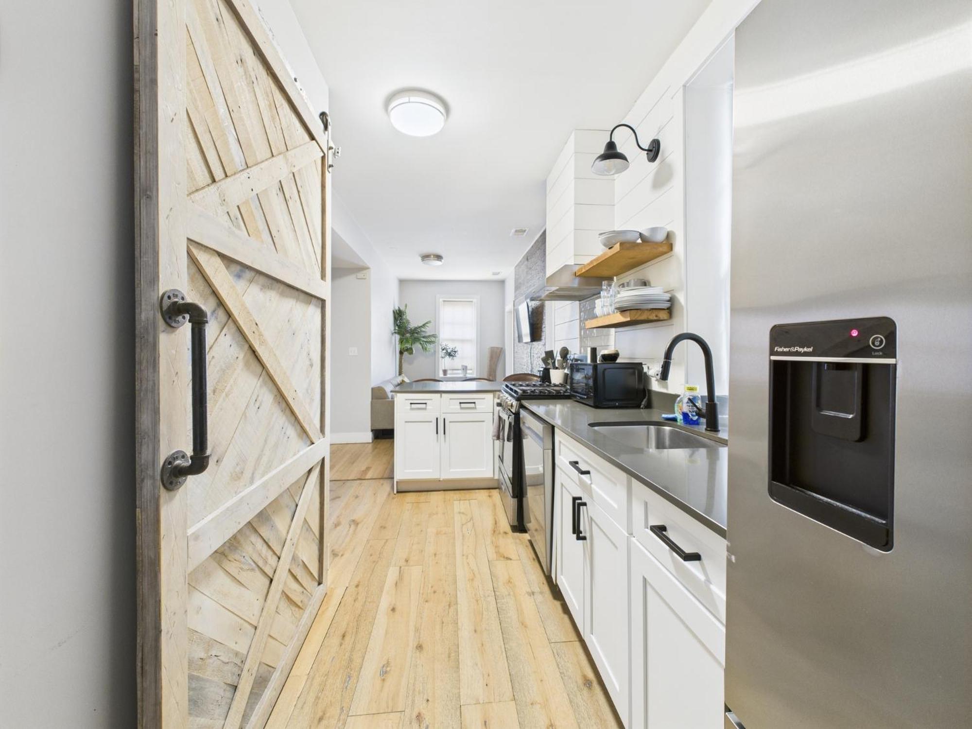 Apartment Modern 2br With Patio & Cozy Space