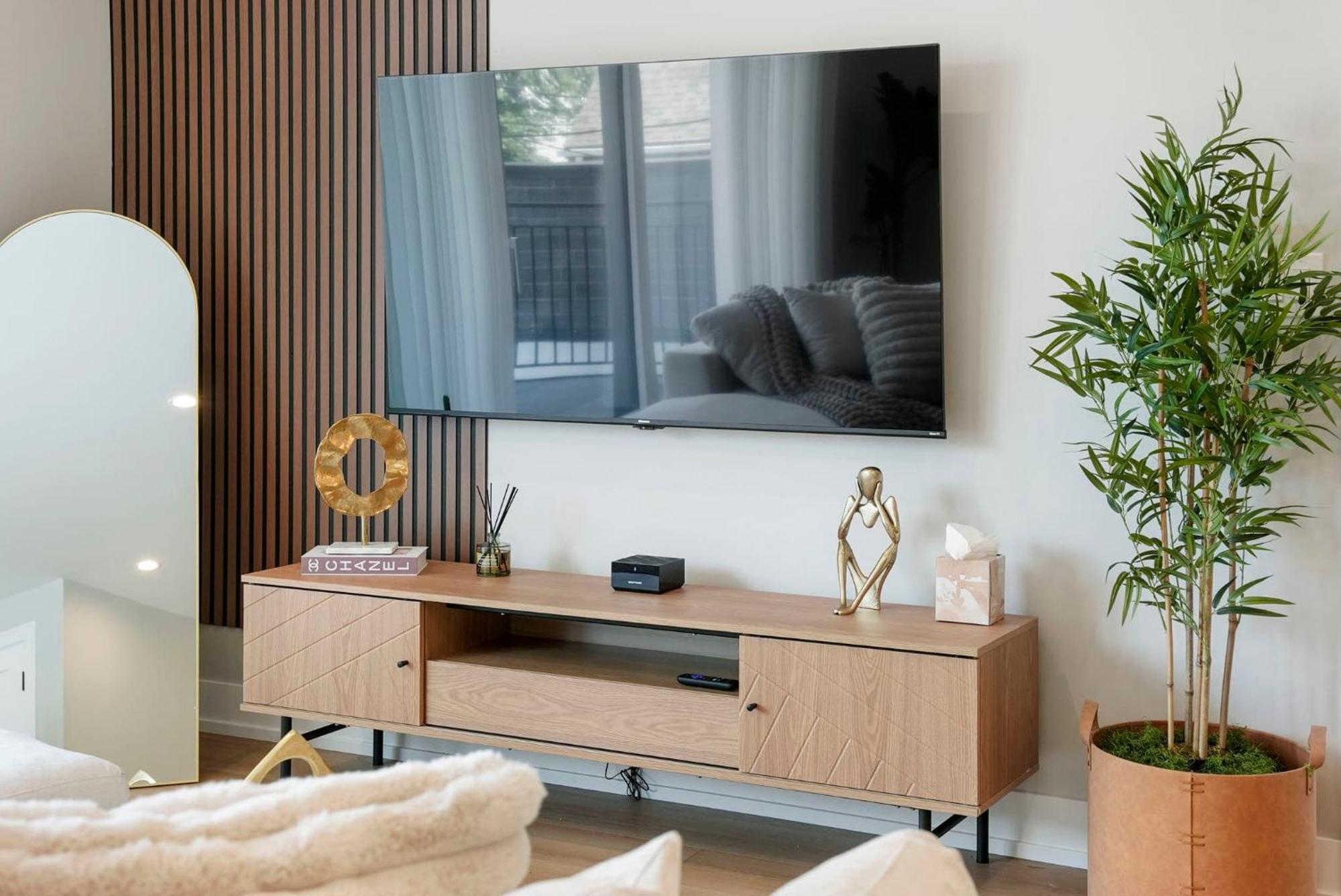 Modern 2br2ba Balcony Free Park Chicago