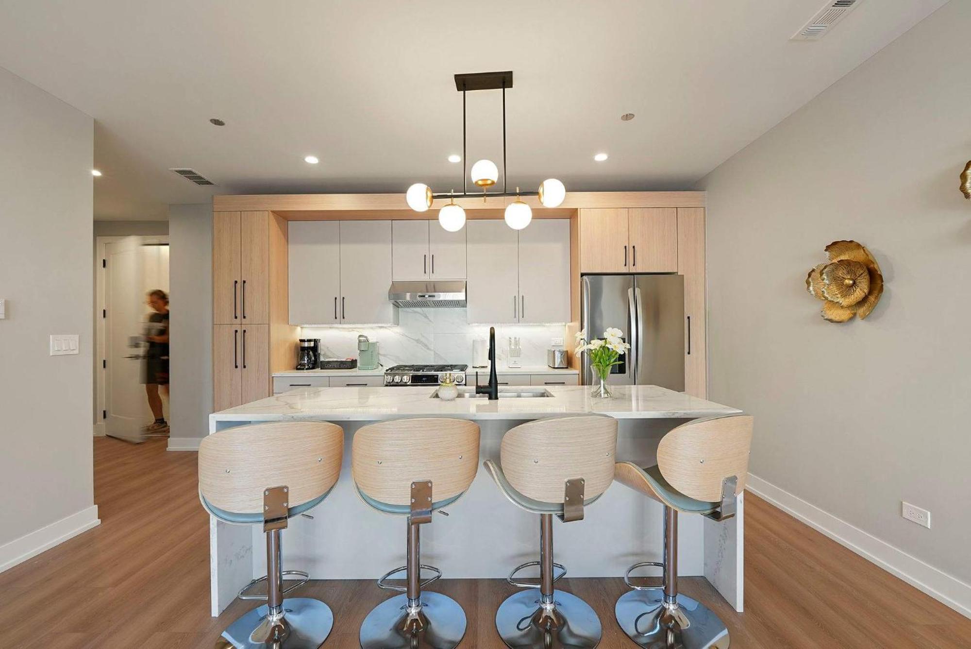 Modern 2br2ba Balcony Free Park * Chicago