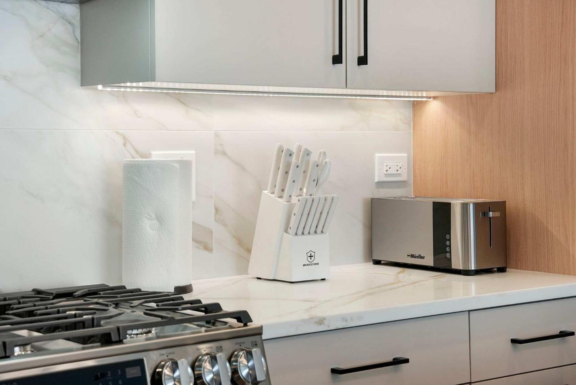 Apartment Modern 2br2ba Balcony Free Park *