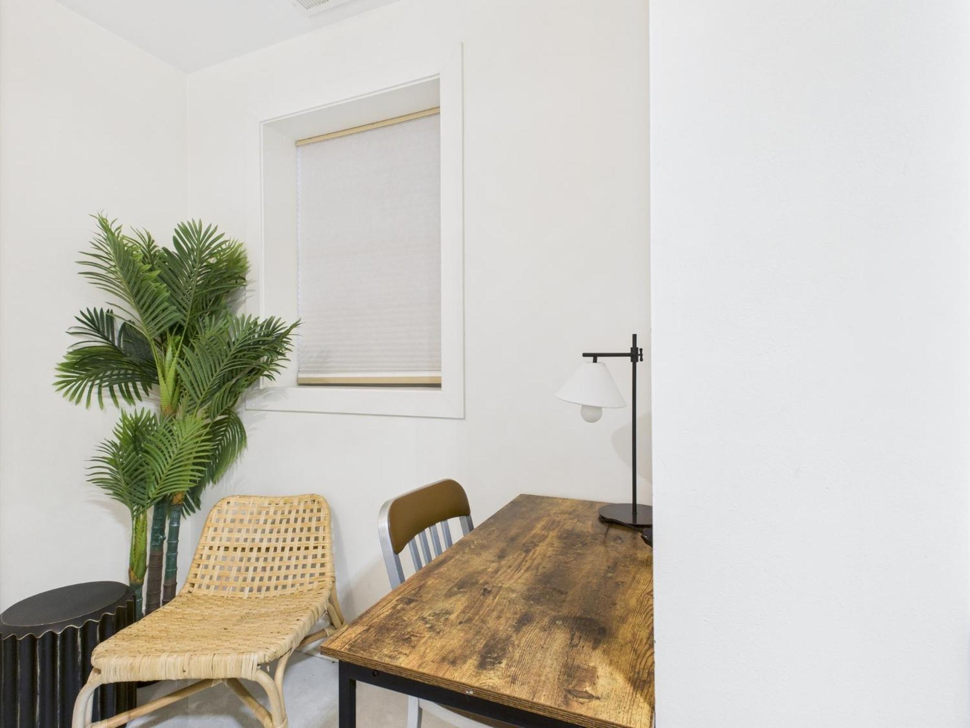 Charming Getaway With Patio Chicago