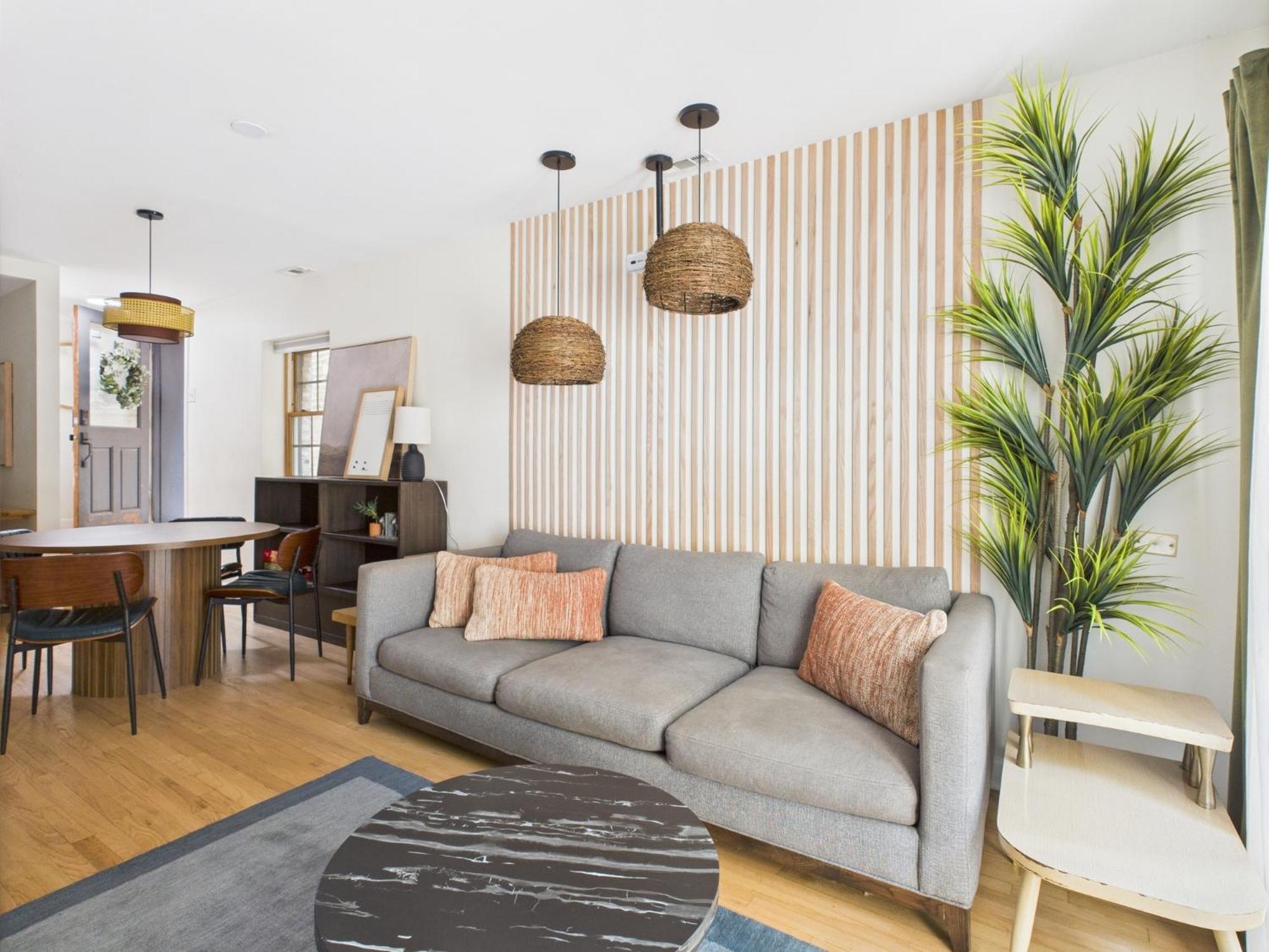 Charming Getaway With Patio Apartment Chicago