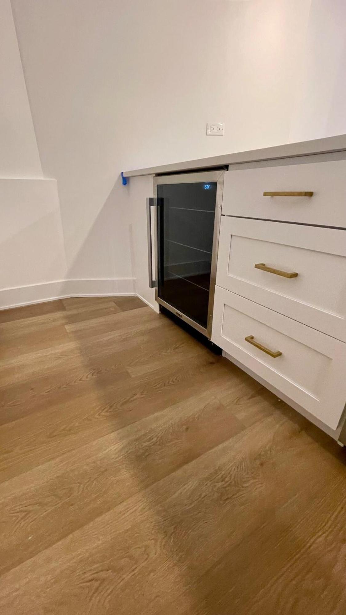 East Lincoln Park Gem Spacious 4 Br Apartment Chicago