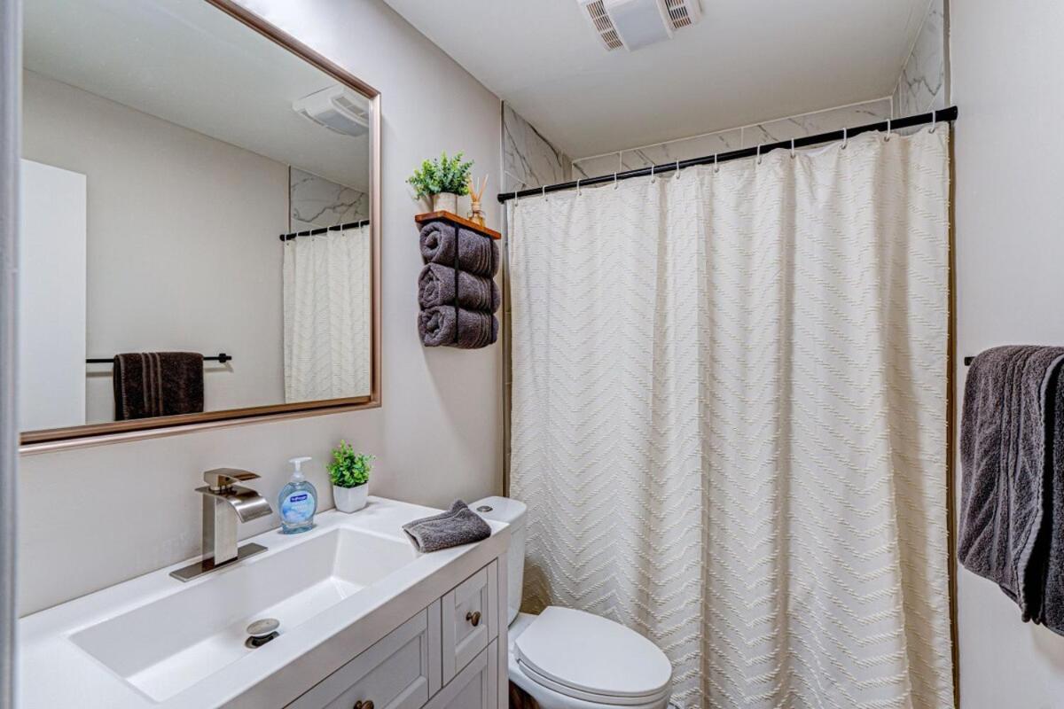 Apartment Luxury King Bed In Family Friendly Location Chicago