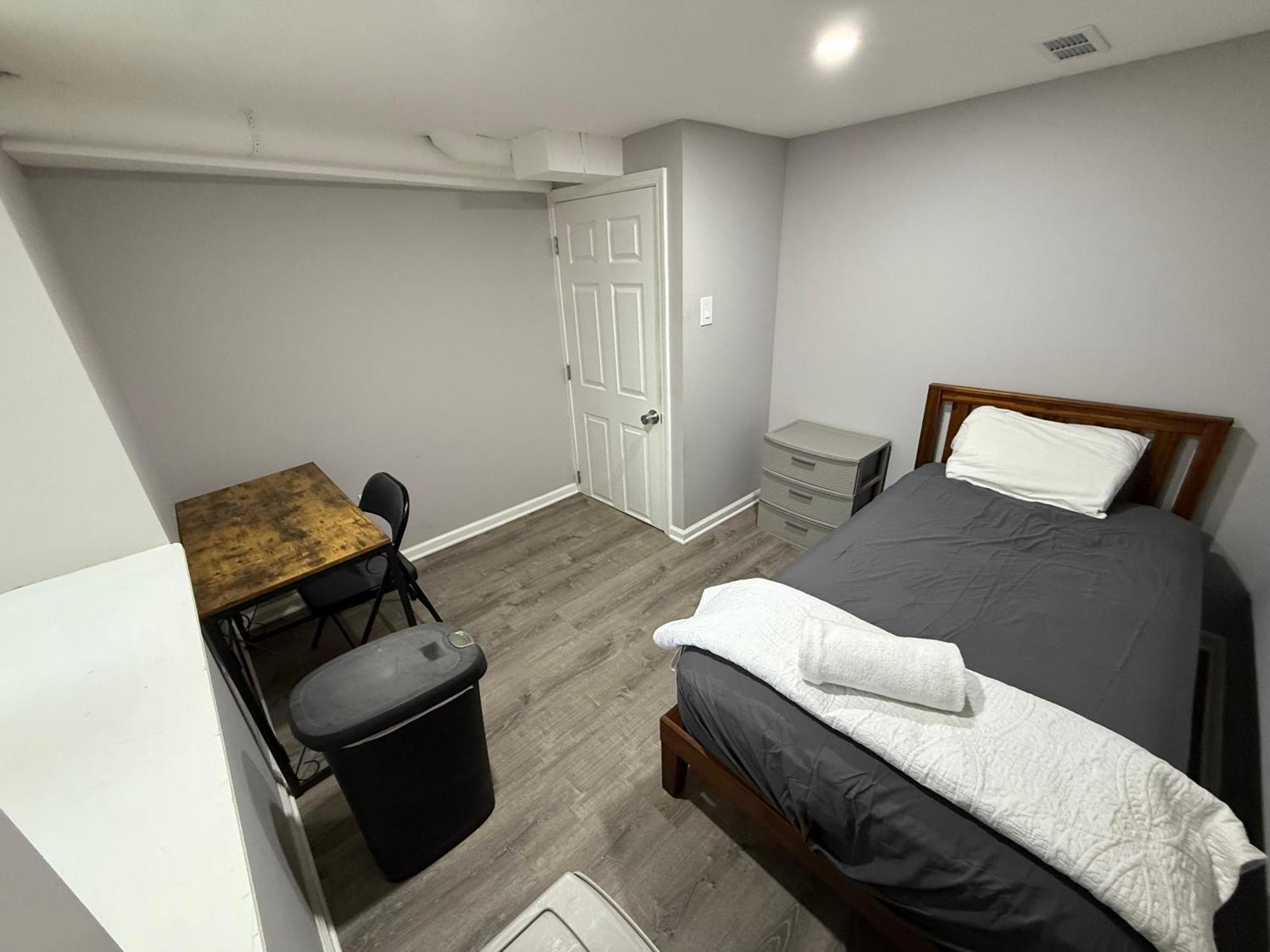 Super Amazing Place To Near Downtown! Free Parking Homestay