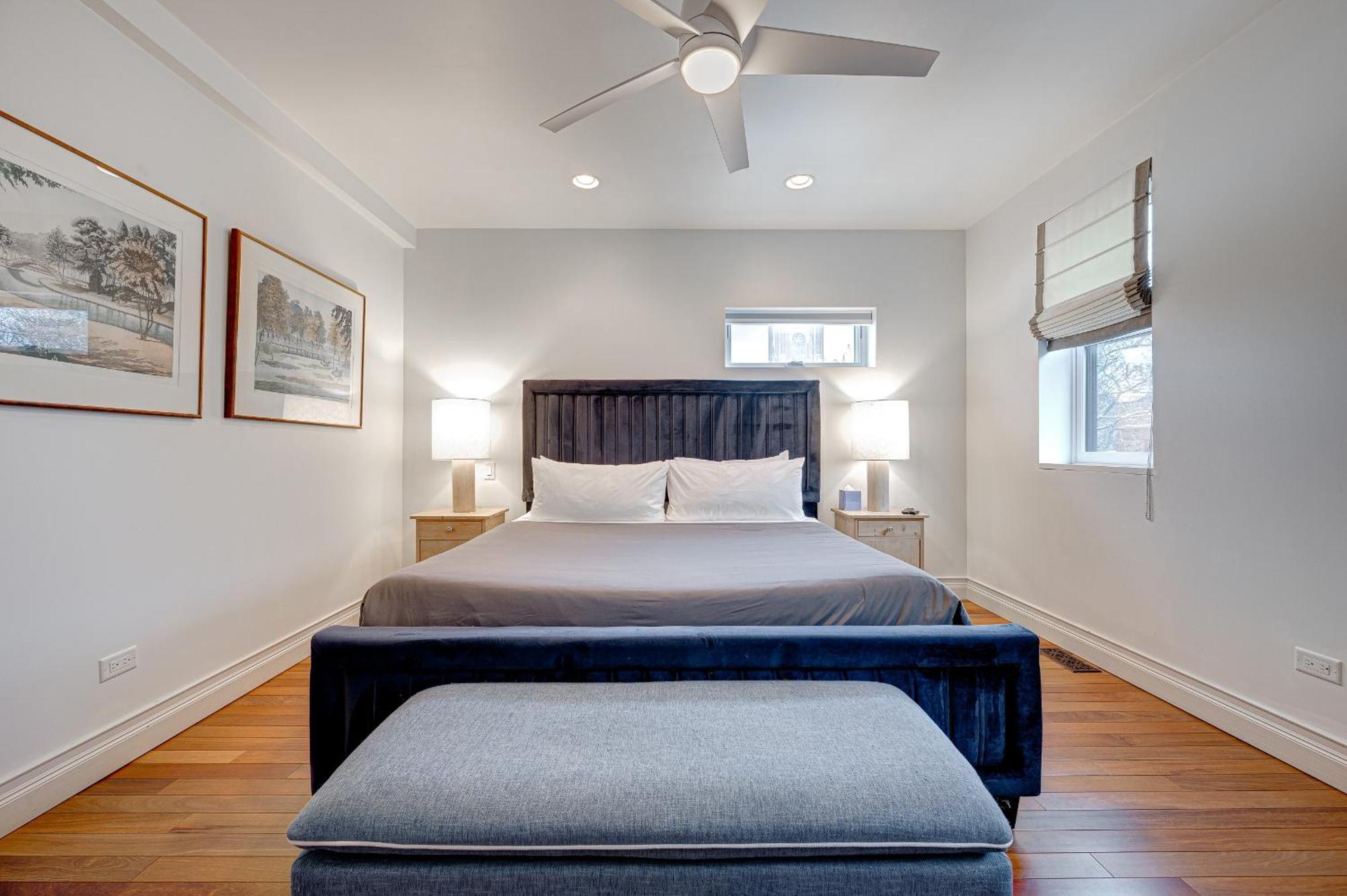 Large With Outdoor Deck In Historic District Chicago