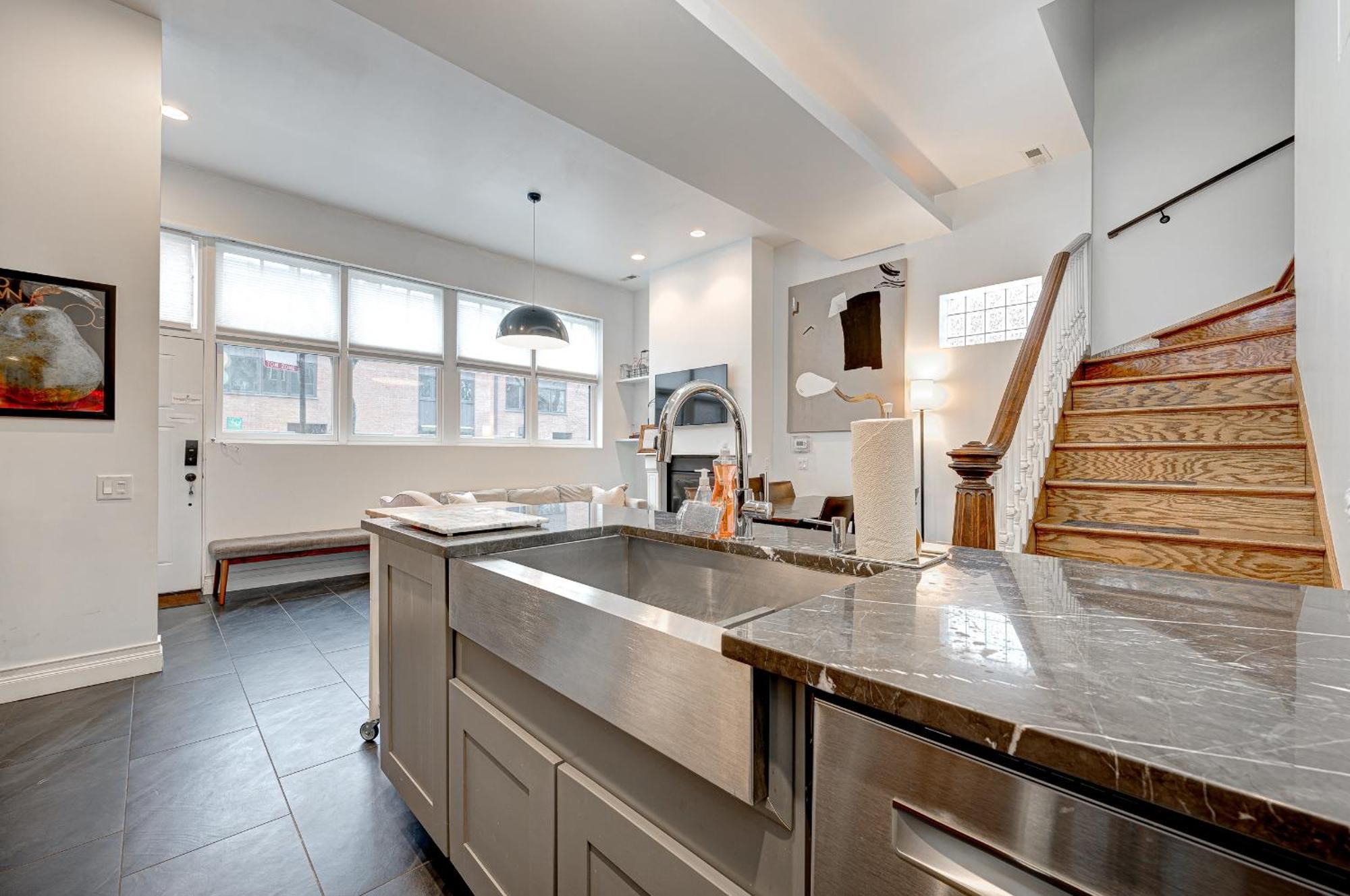 Large With Outdoor Deck In Historic District Holiday home