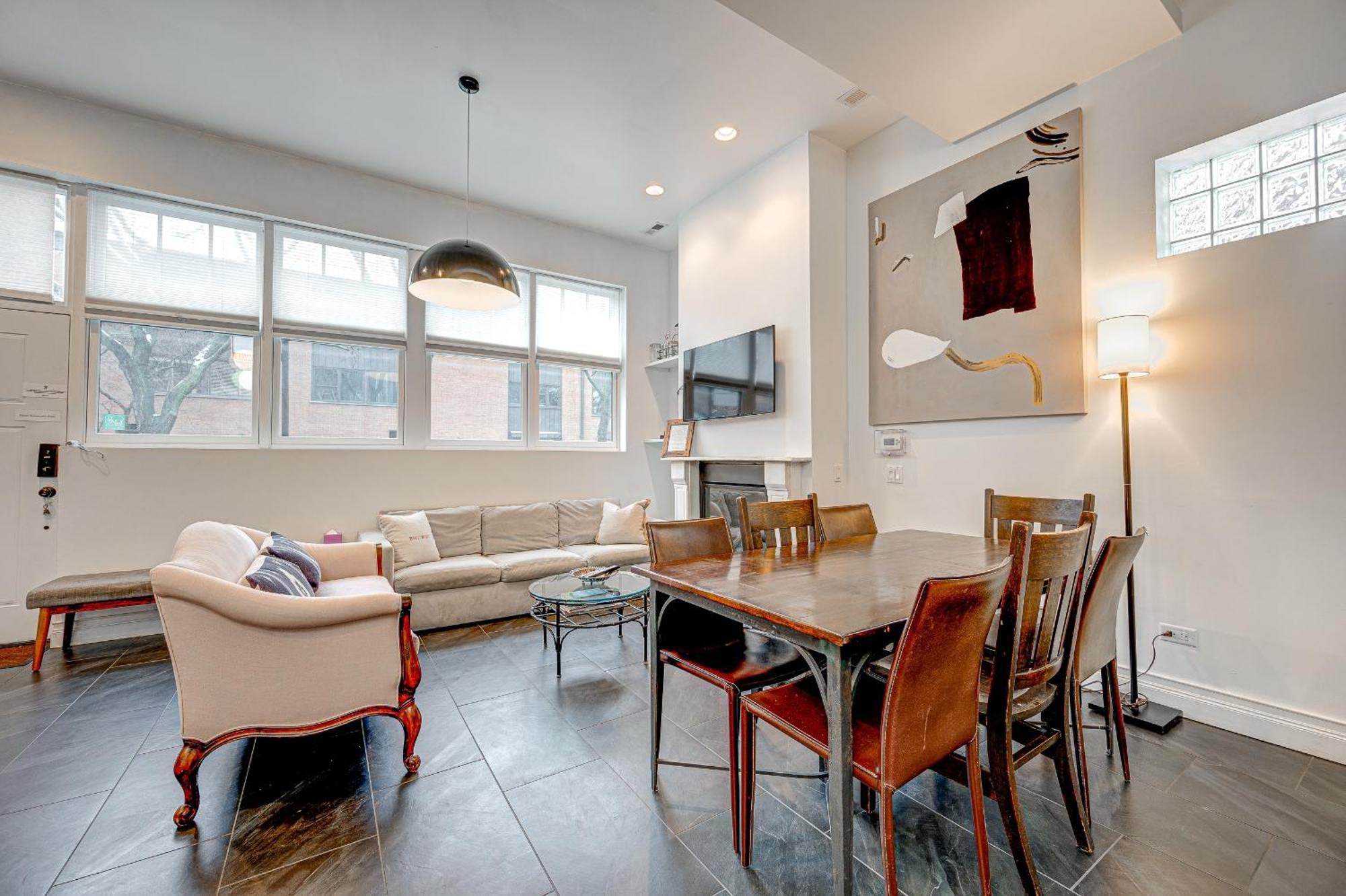 Large With Outdoor Deck In Historic District Holiday home