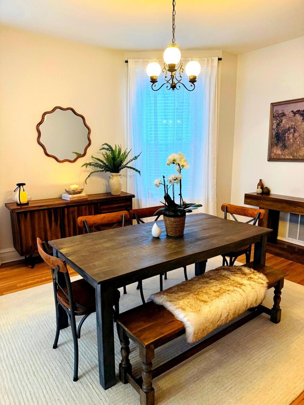 Stunning 3 Bedrooms 2 Bathrooms Getaway Chicago! Apartment