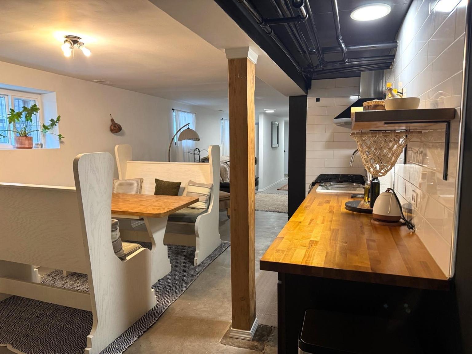 Apartment Stunning 3 Bedrooms 2 Bathrooms Getaway Chicago!