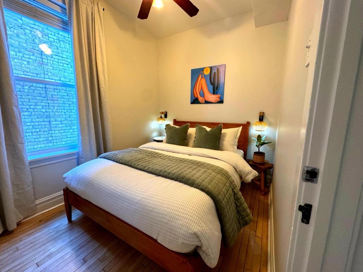 Stunning 3 Bedrooms 2 Bathrooms Getaway Chicago! Apartment Chicago
