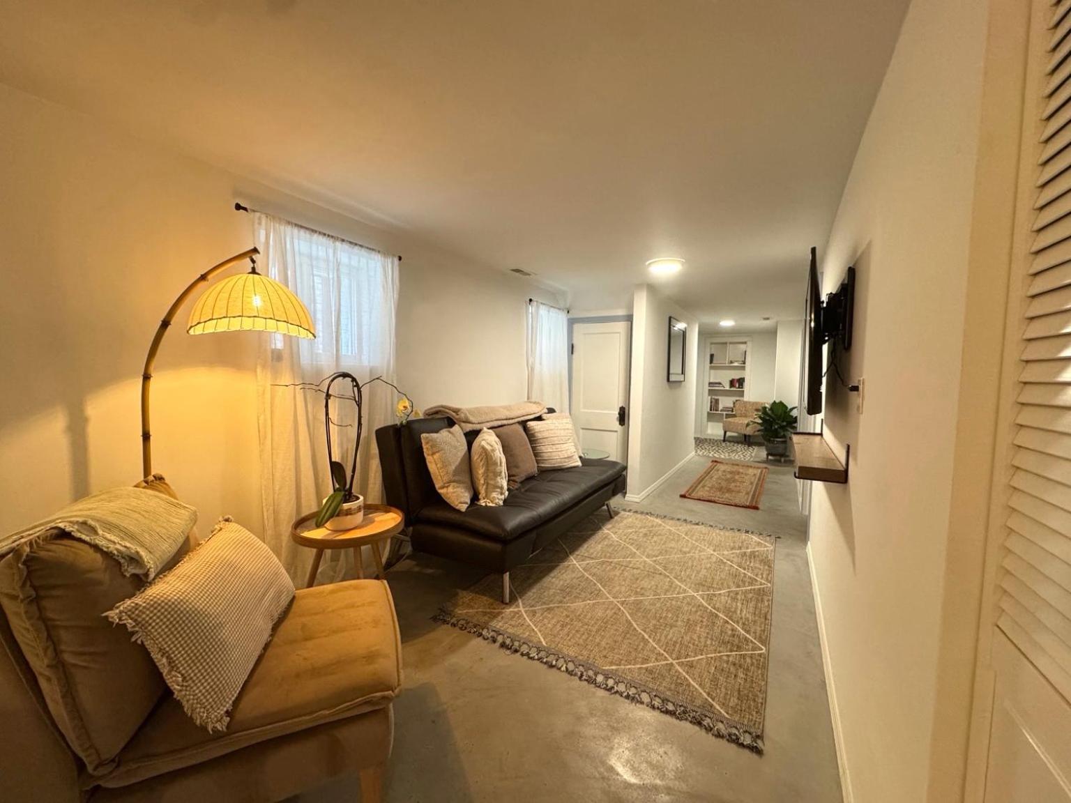 Apartment Stunning 3 Bedrooms 2 Bathrooms Getaway Chicago! Chicago