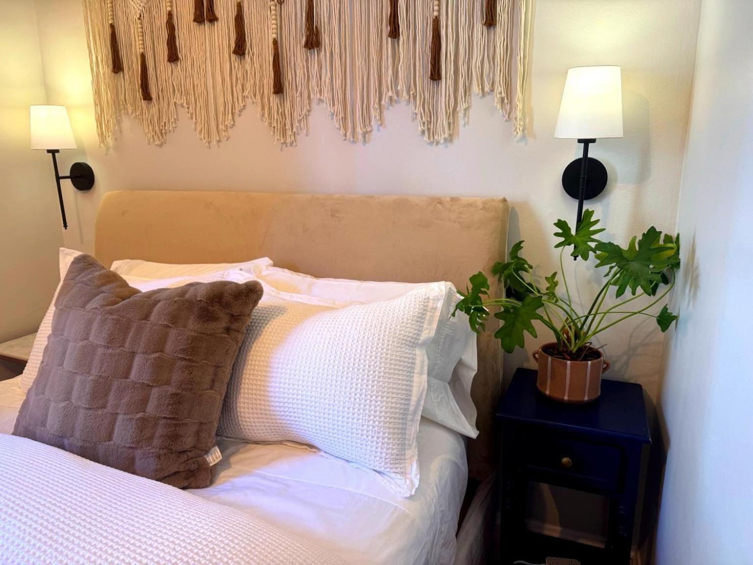 Apartment Stunning 3 Bedrooms 2 Bathrooms Getaway Chicago! *
