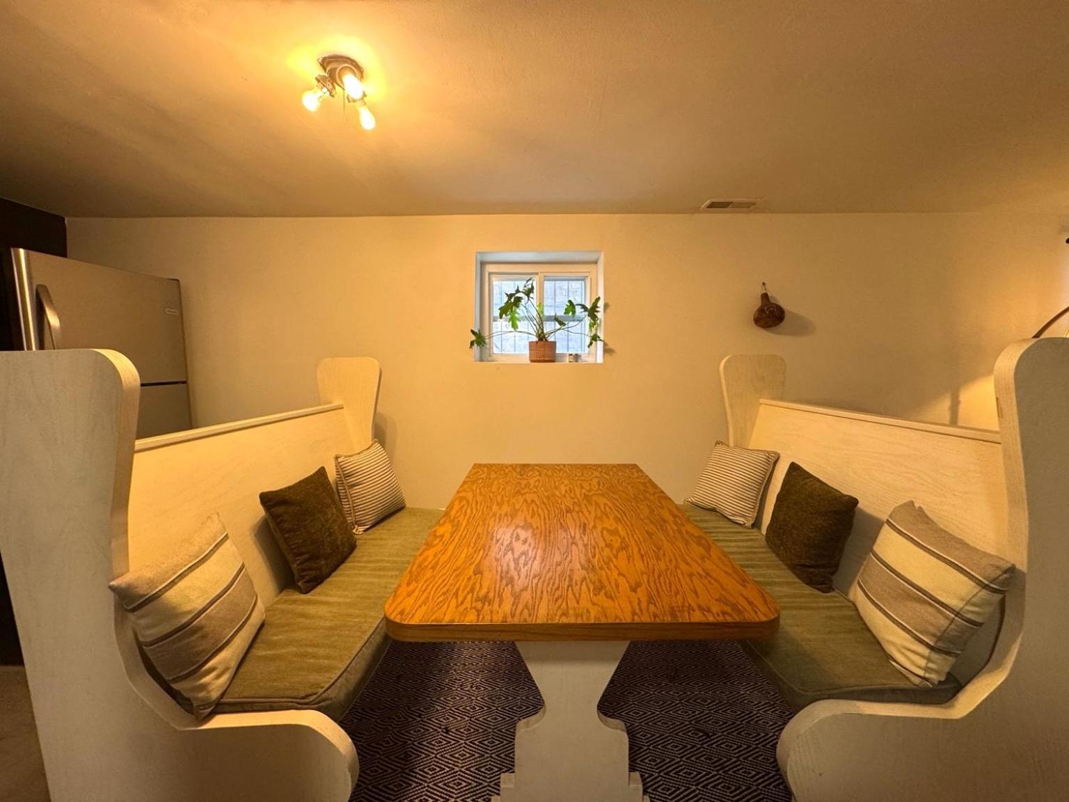 Stunning 3 Bedrooms 2 Bathrooms Getaway Chicago! Chicago