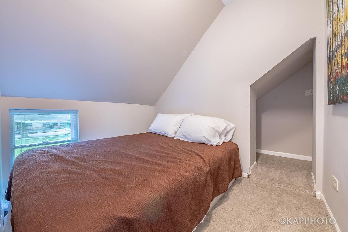 Entire Private Apartment, Near Downtown - Free Parking Apartment *