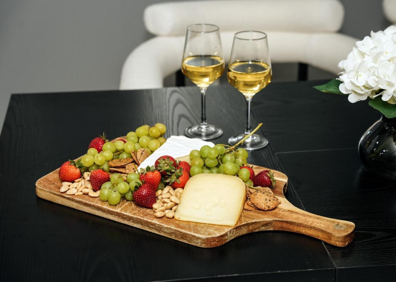 2br Travelers Favorite Modern