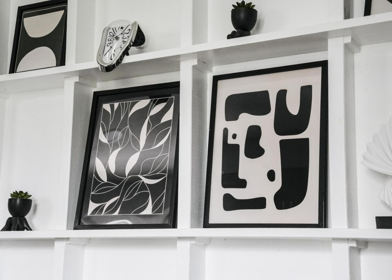 2br W Workspace And Coffee Bar Near Transit Apartment Chicago