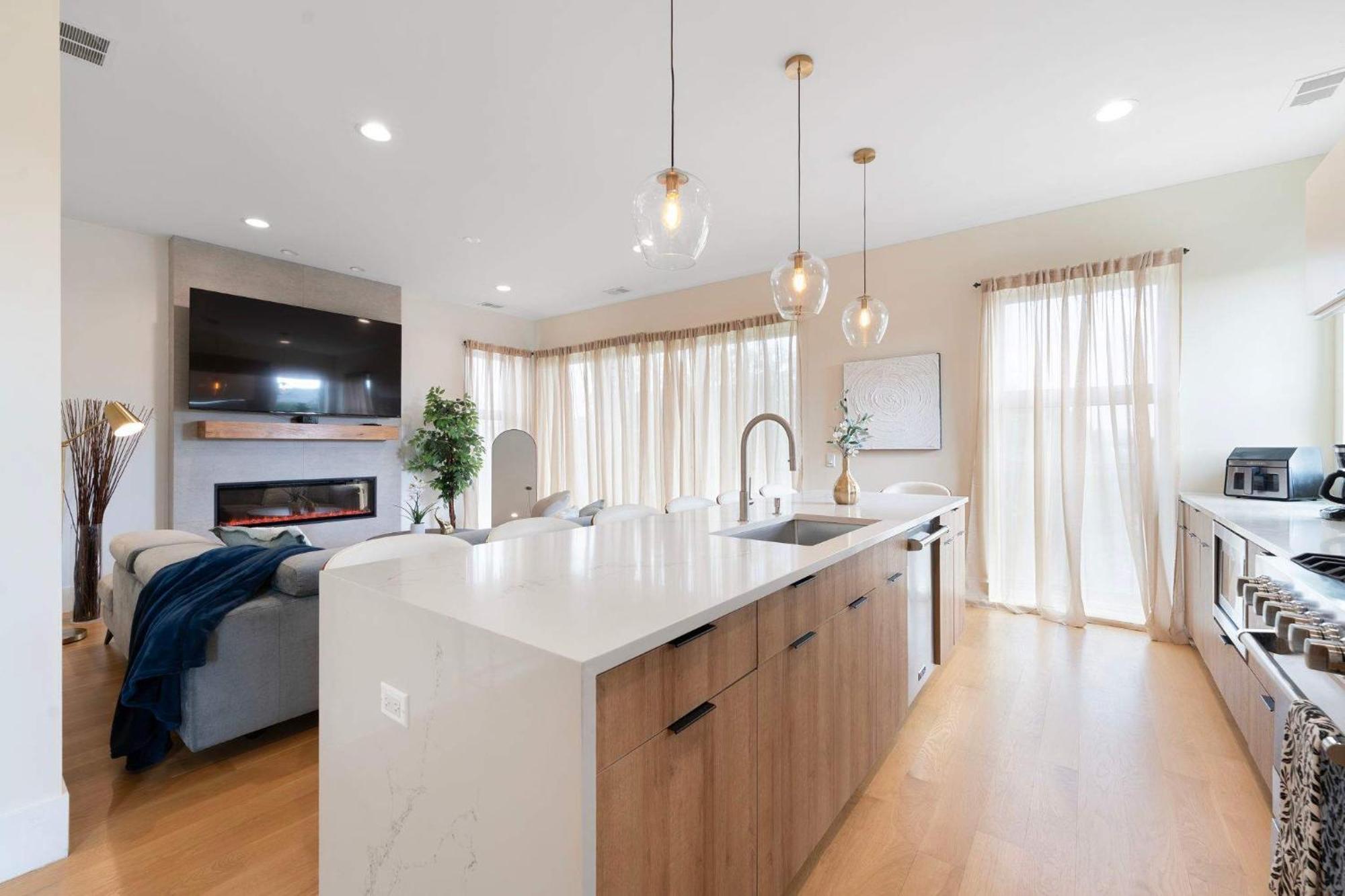 New 3bed 3bath With Parking By United Center Apartment *