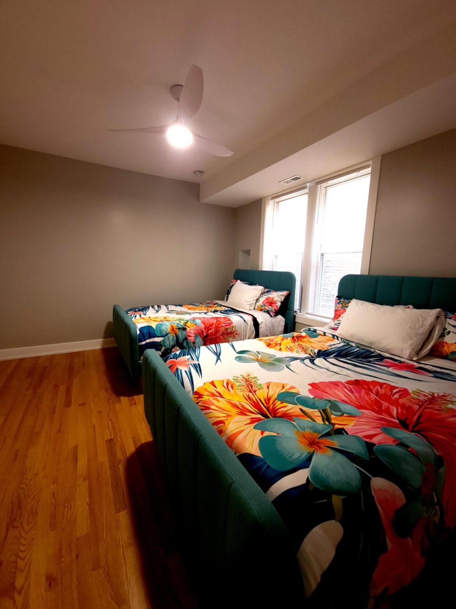 Beautiful 4 Bedroom 2 Bathroom Near Everything Apartment Chicago