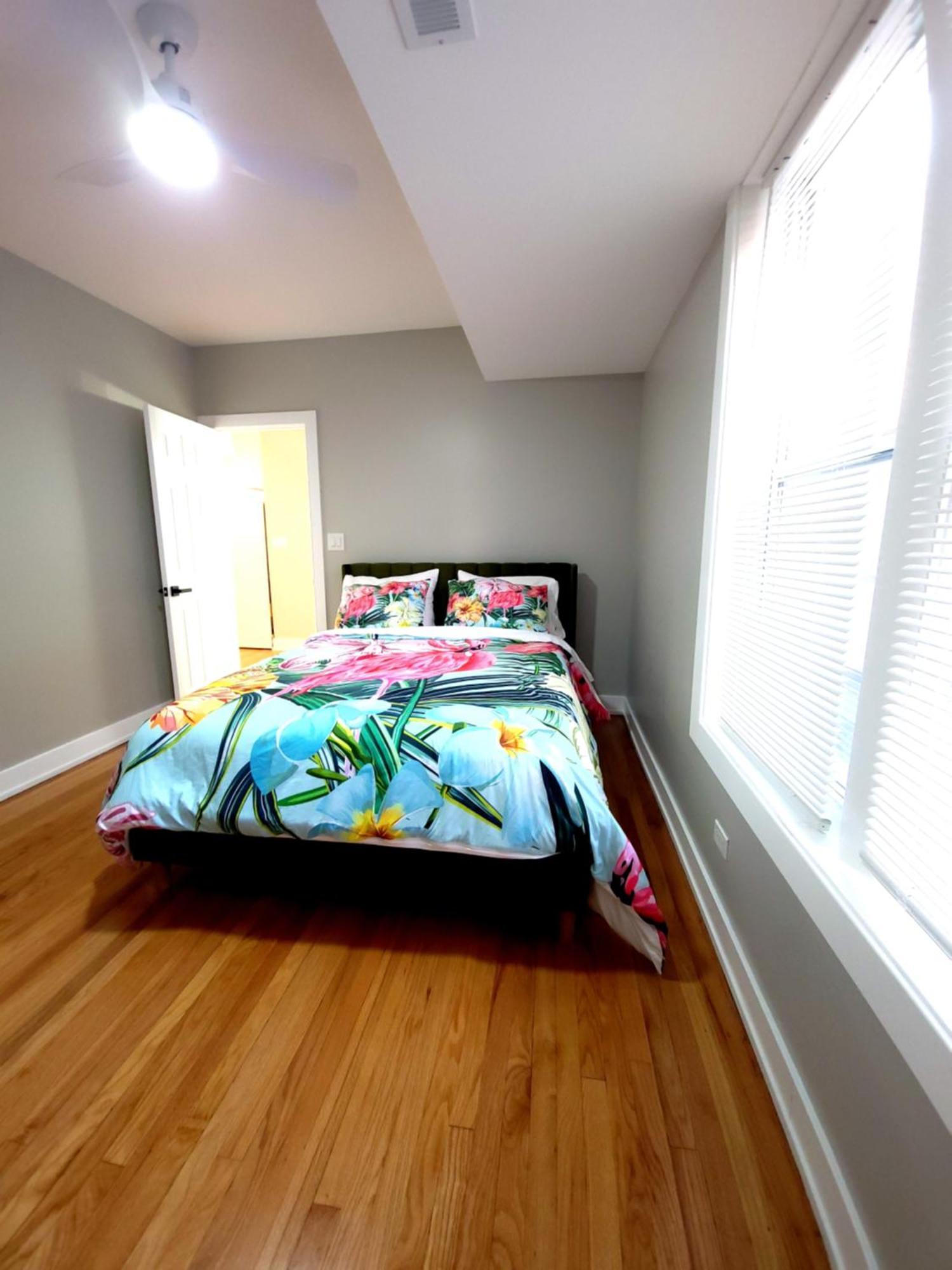 Beautiful 4 Bedroom 2 Bathroom Near Everything