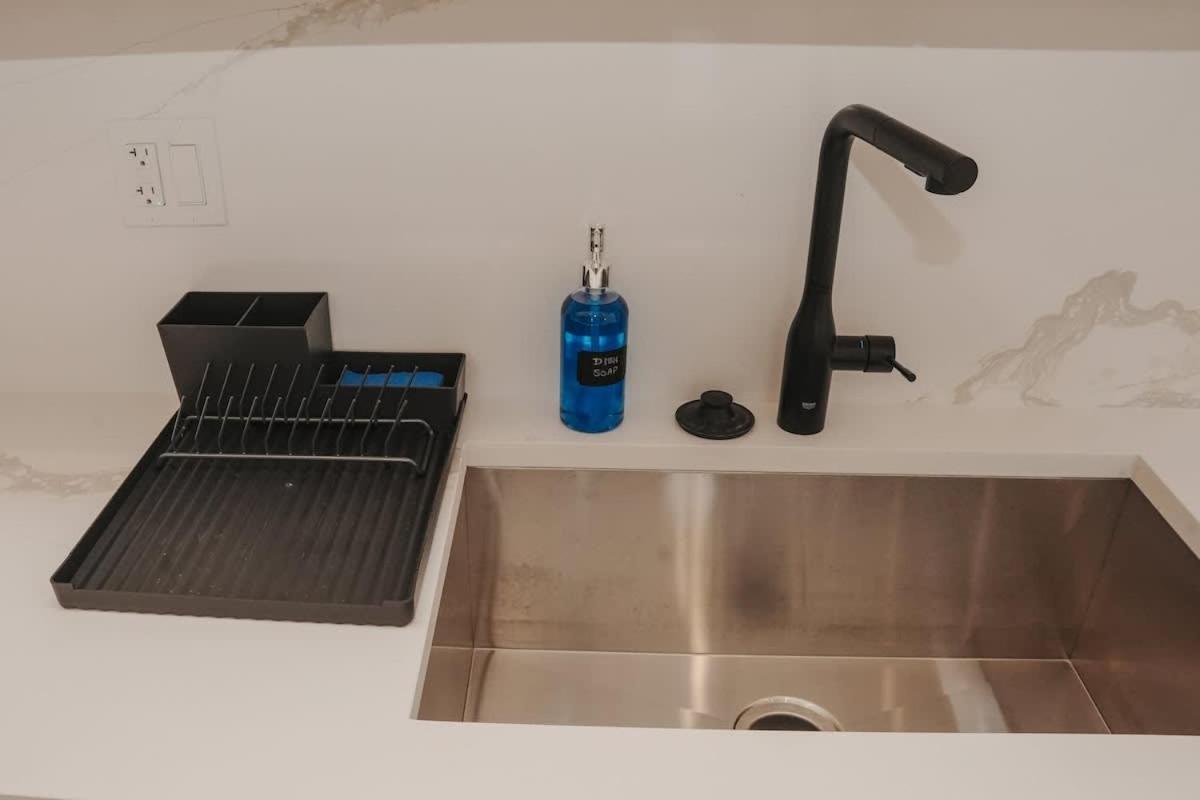 River North Private Balcony With In And Out Parking * Chicago