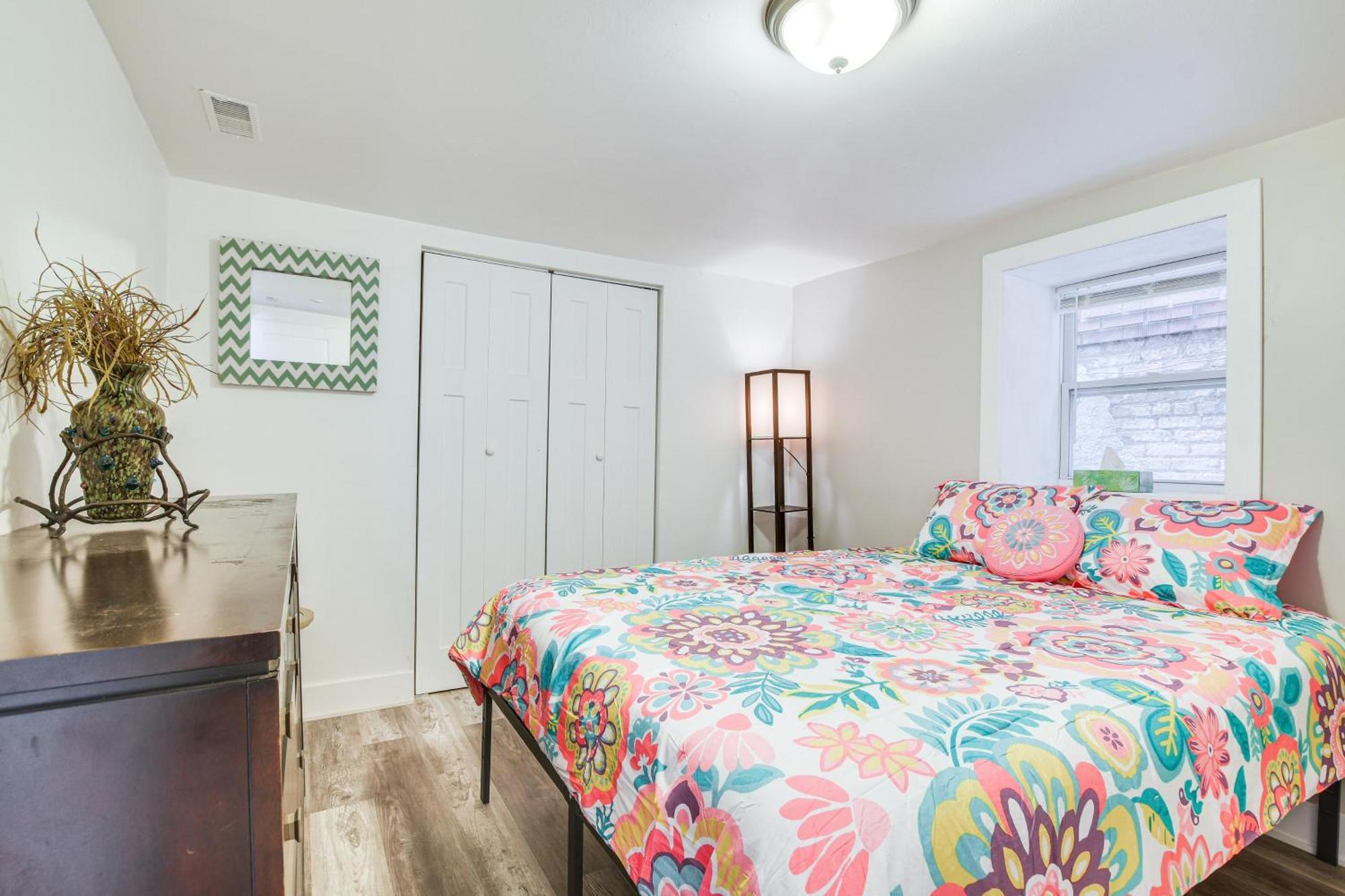 9 Mi To Downtown! Pet-Friendly Near Uni Of Chicago Apartment Chicago