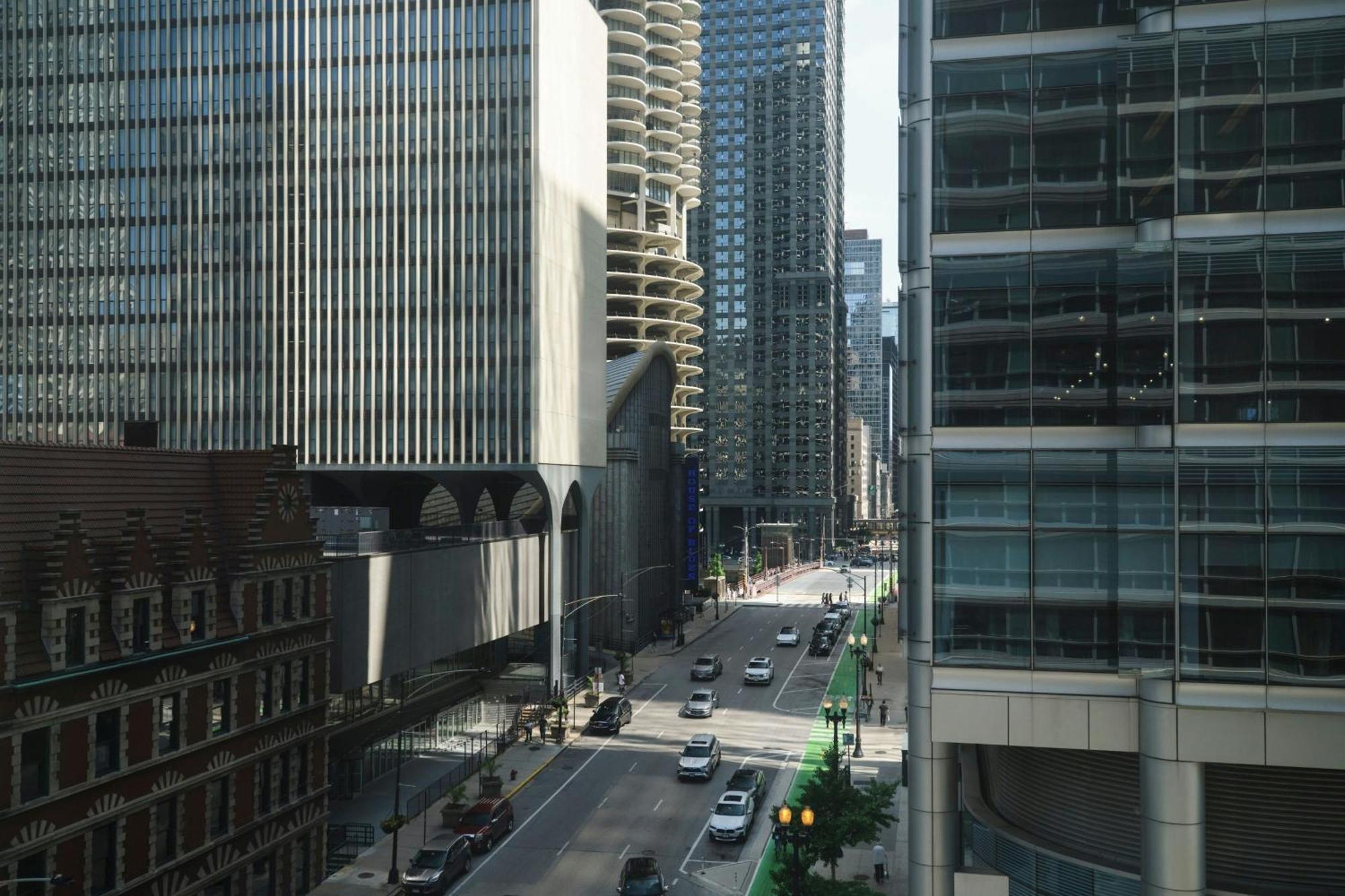 By Marriott Downtown/river North Chicago
