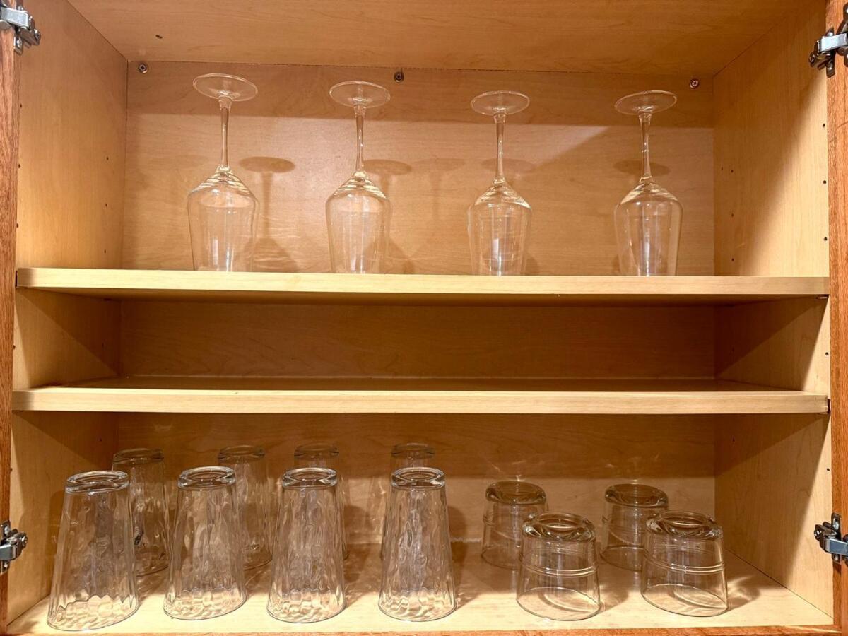 Apartment Cozy 1br Retreat Near Transit, Dining And Parking