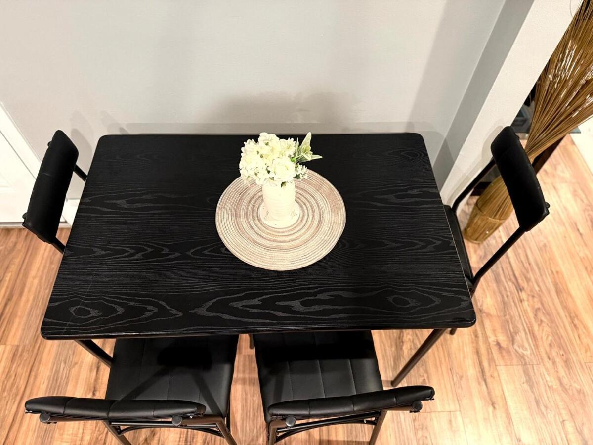 Apartment Cozy 1br Retreat Near Transit, Dining And Parking Chicago